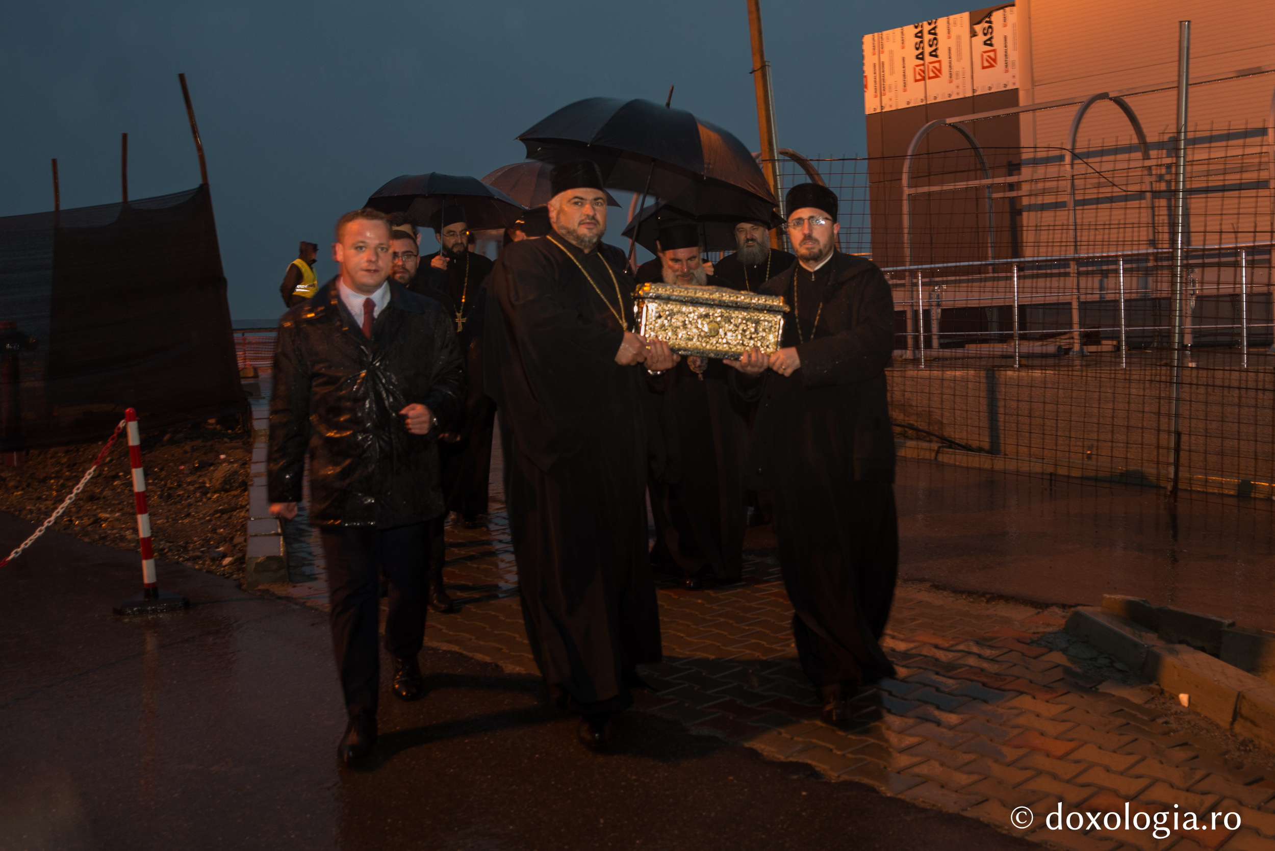 Foto: Silviu Cluci Moaștele Sfântului Ioan Gură de Aur au sosit la Iași