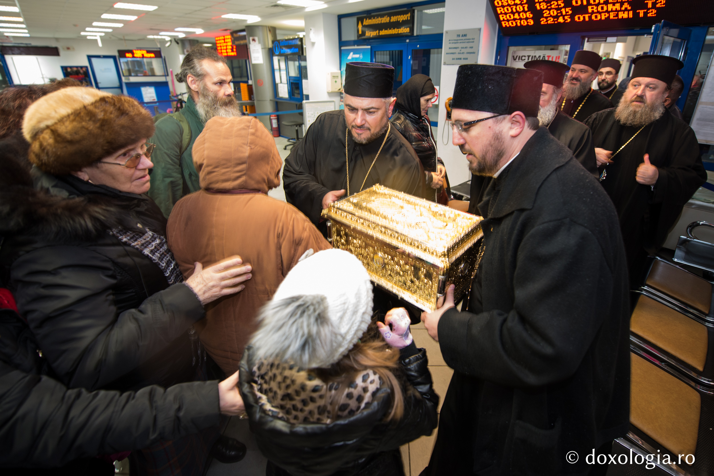 Foto: Silviu Cluci Moaștele Sfântului Ioan Gură de Aur au sosit la Iași