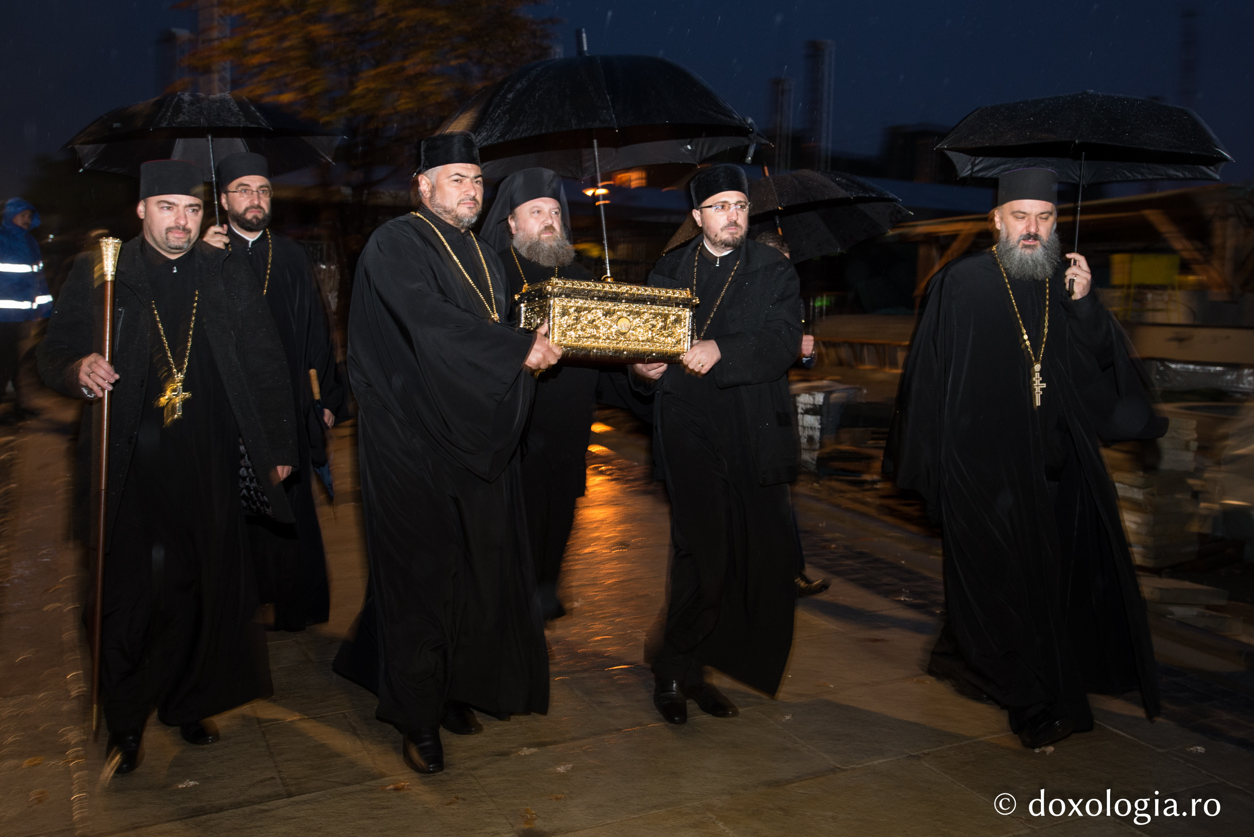 Foto: Silviu Cluci Moaștele Sfântului Ioan Gură de Aur au sosit la Iași