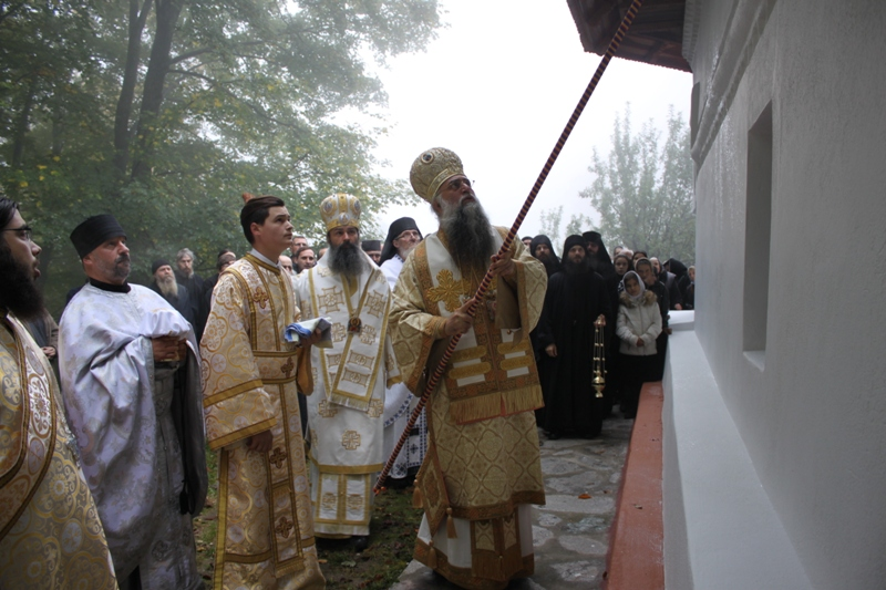 A fost resfinţită biserica veche a Mănăstirii Pătrunsa