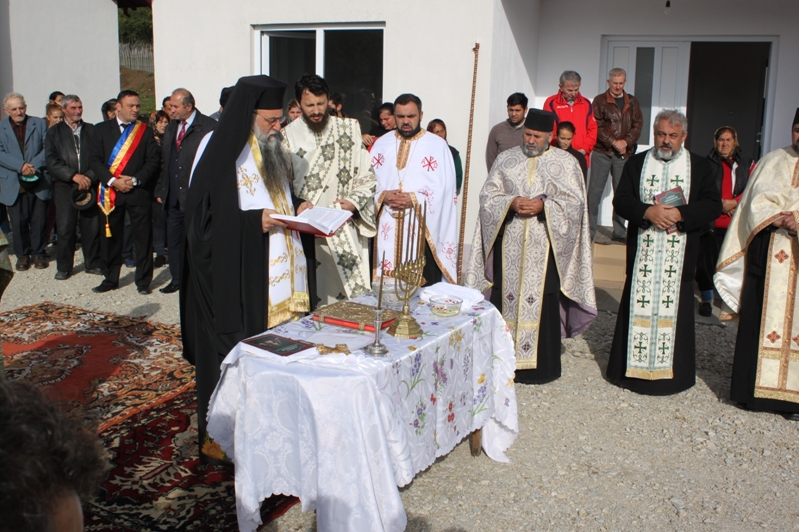 Sinistraţii din Vaideeni au intrat în case noi