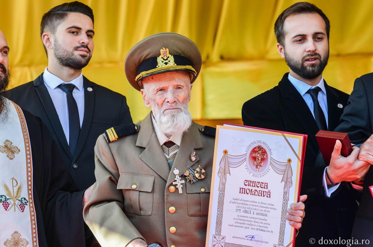 Șase veterani de război, apărători ai neamului, decorați la Iași - video