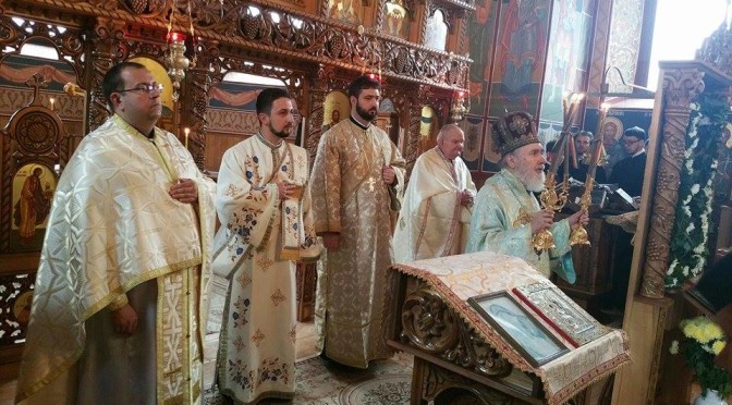 Mănăstirea Roșia, din Protopiatul Sebiș, și-a prăznuit ocrotitorii