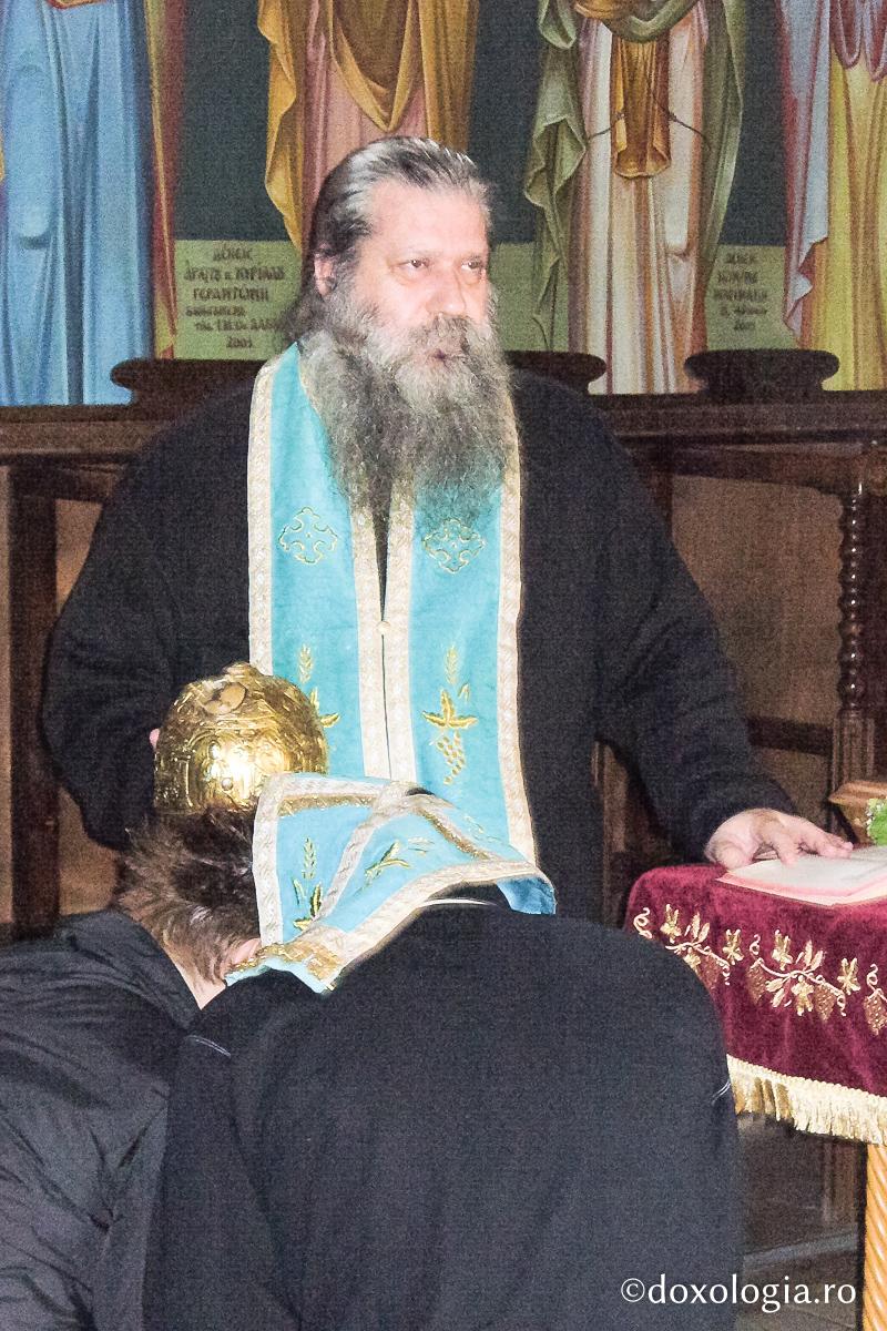 Interviu cu Sfântul Iacov Tsalikis ‒ Harul vindecător al sfintelor moaște / Foto: Pr. Silviu Cluci Interviu cu Sfântul Iacov Tsalikis ‒ Harul vindecător al sfintelor moaște