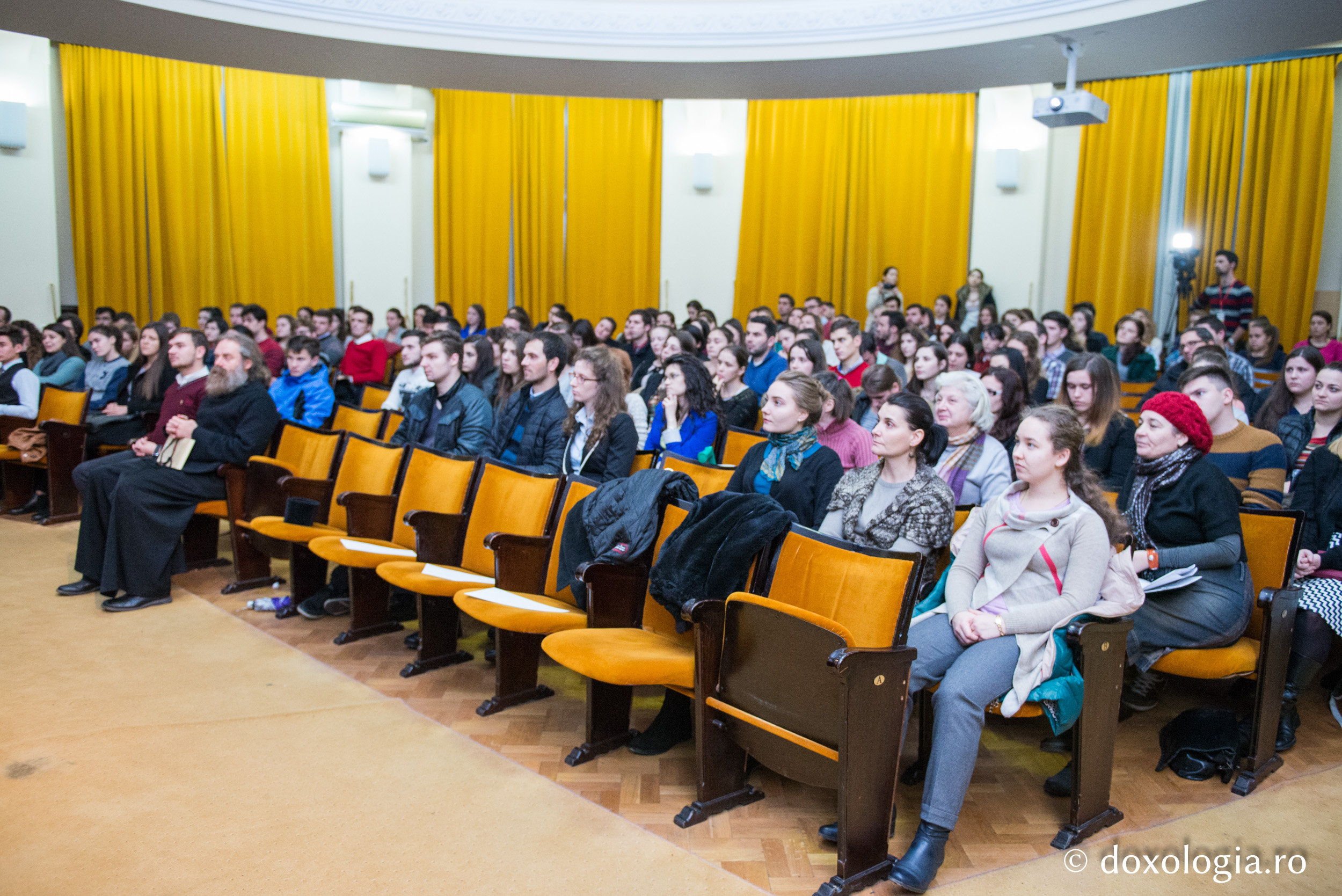 Conferință ASCOR Iași: „Timpul și vârsta tinereții”