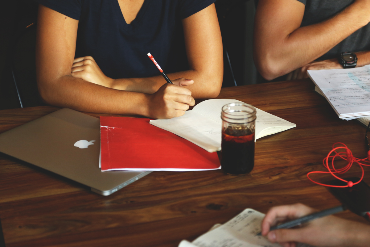 Să-mi scrii despre neputinţele tale...