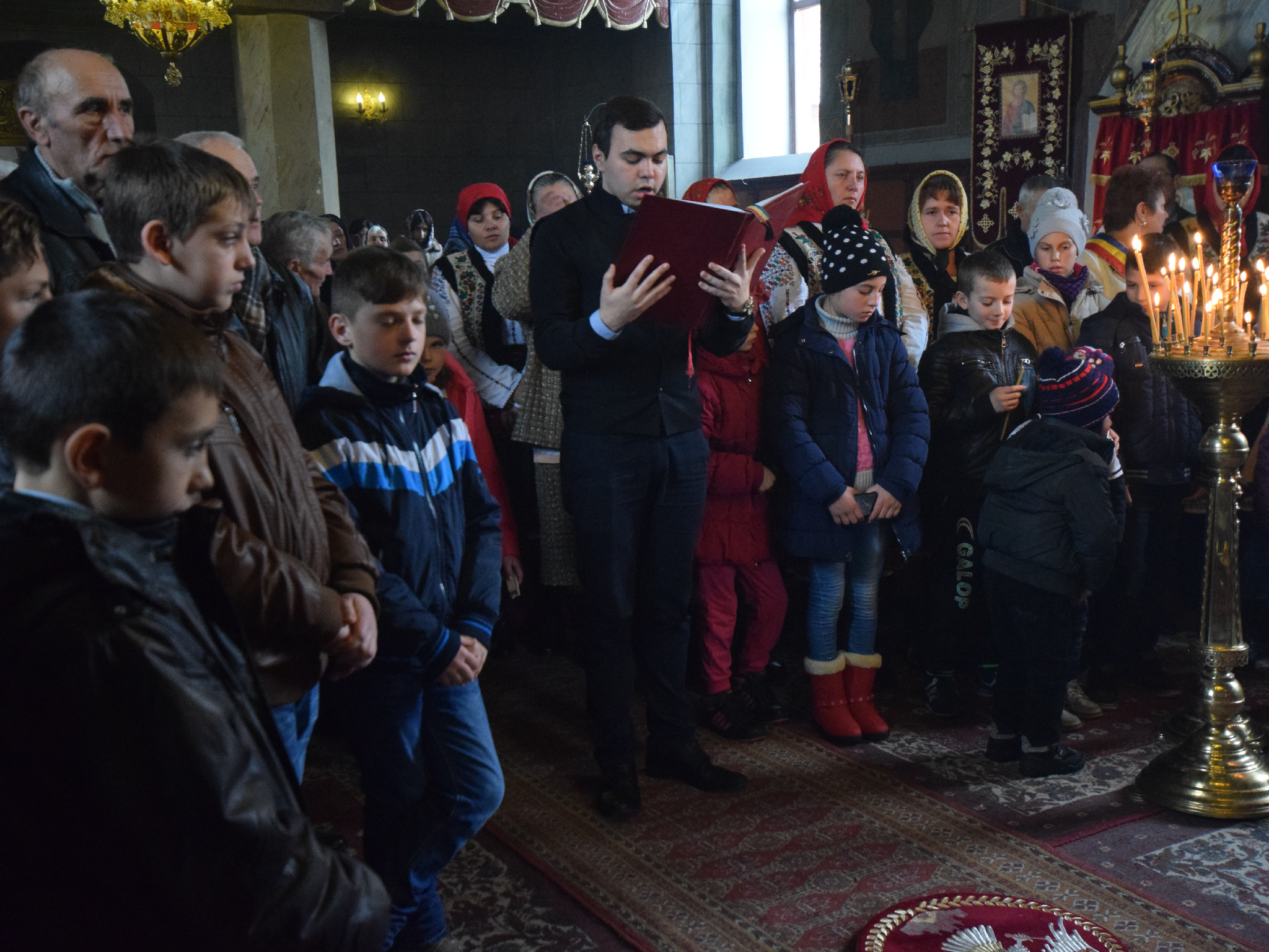 IPS Mitropolit Teofan a oficiat Taina Botezului pentru pruncul Matei-Nectarie