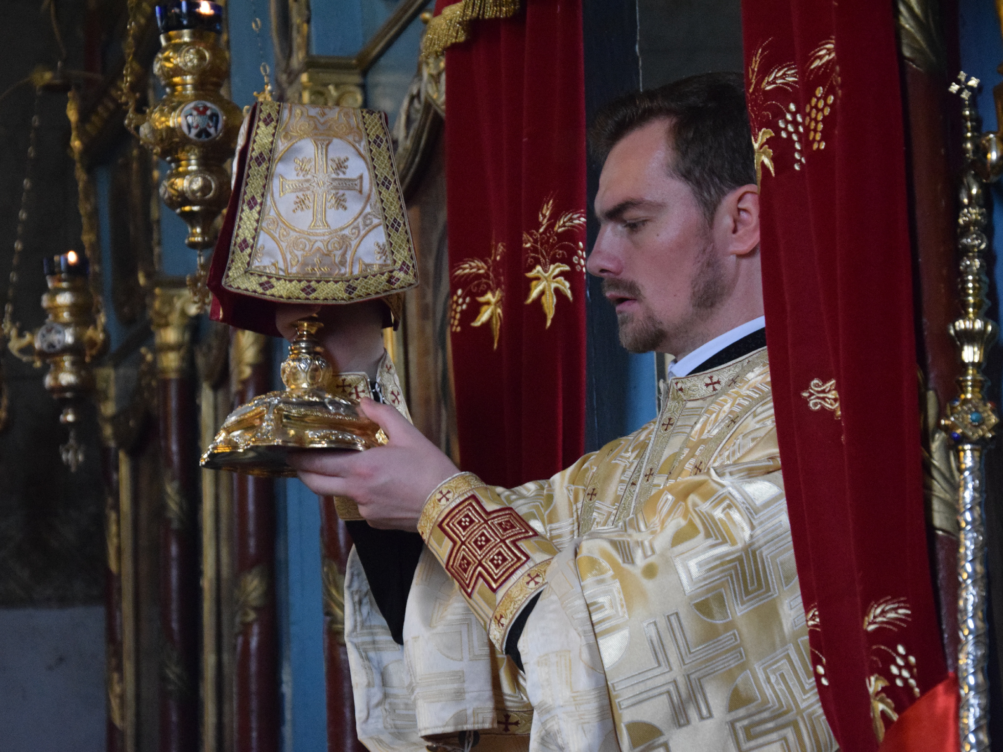 IPS Mitropolit Teofan a oficiat Taina Botezului pentru pruncul Matei-Nectarie