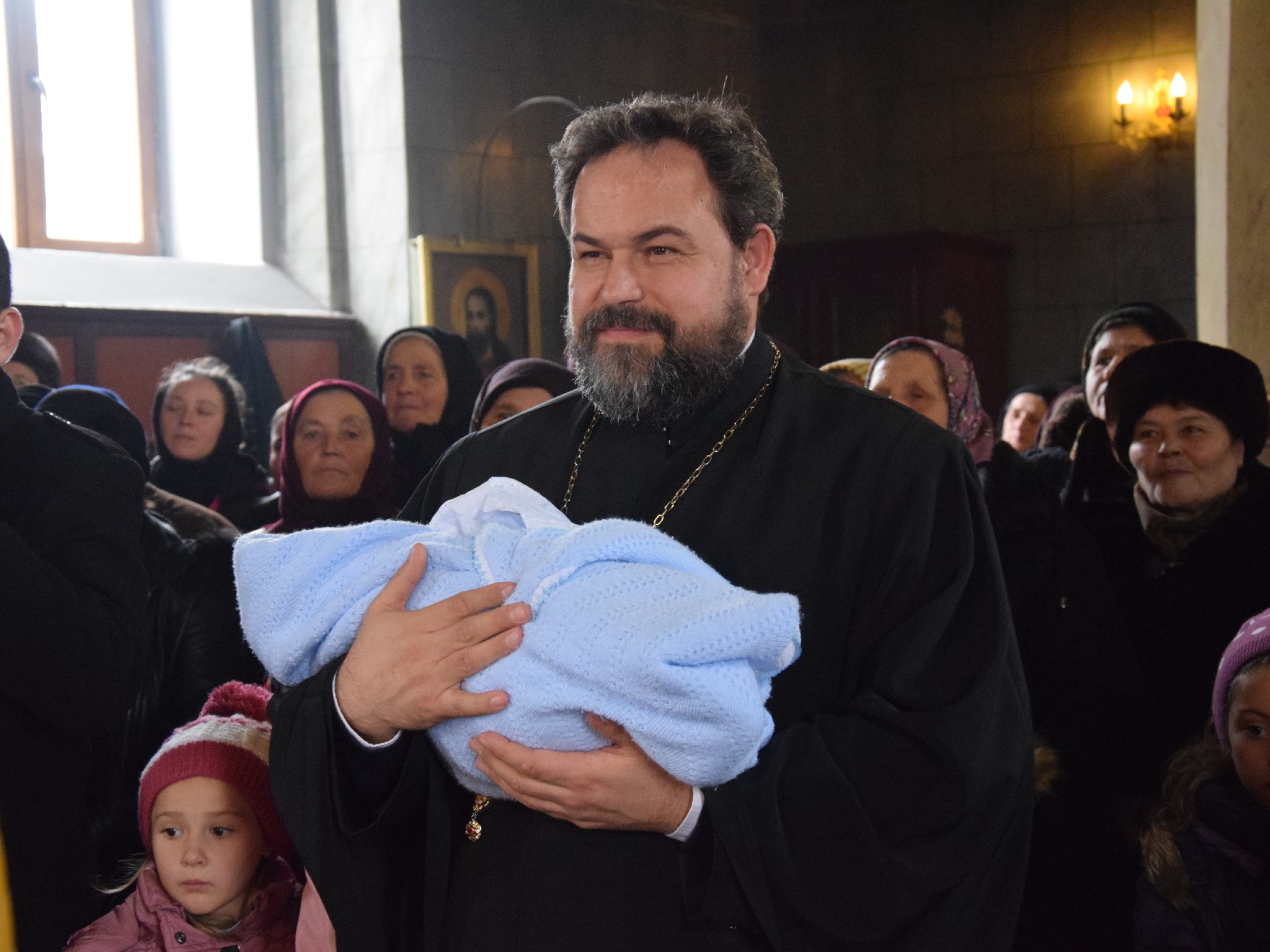 IPS Mitropolit Teofan a oficiat Taina Botezului pentru pruncul Matei-Nectarie