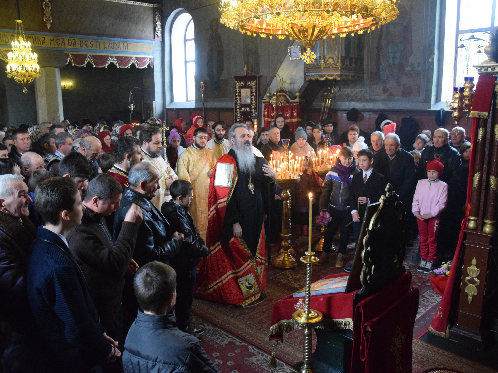 IPS Mitropolit Teofan a oficiat Taina Botezului pentru pruncul Matei-Nectarie