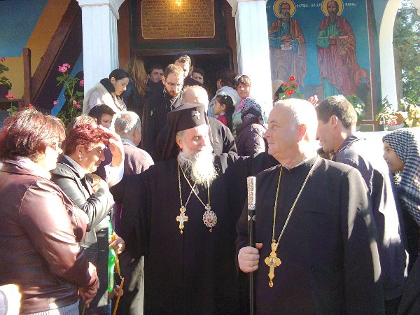 Biserica „Naşterea Maicii Domnului” din Bumbești-Pițic, în haine de sărbătoare