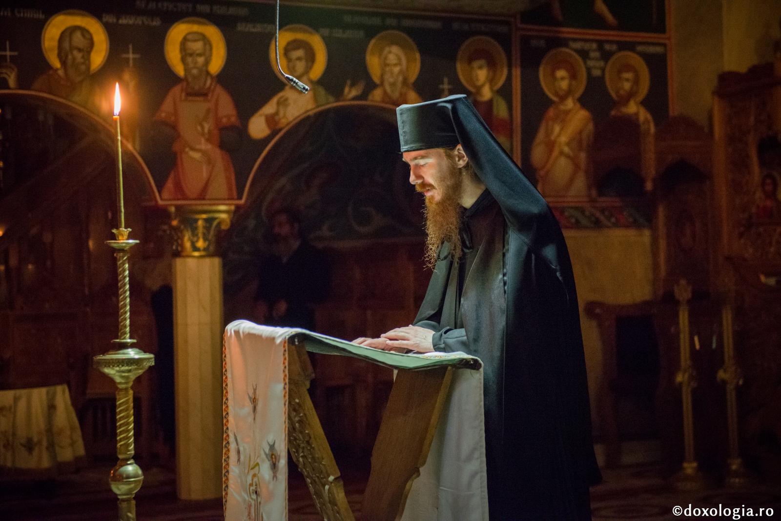 Călugărul a venit să slujească Domnului
