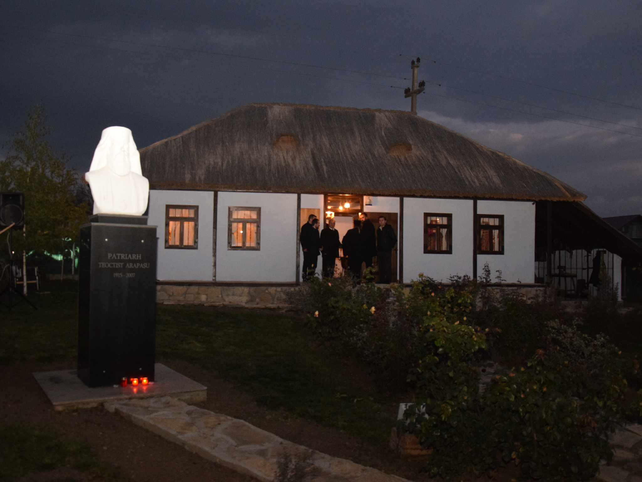 „Acum, la ceas de mare sărbătoare, Mănăstirea Zosin arată precum Raiul”