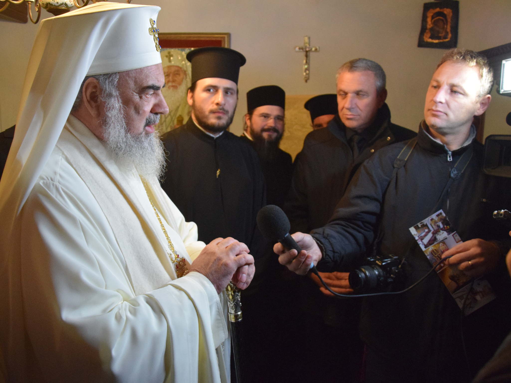 „Acum, la ceas de mare sărbătoare, Mănăstirea Zosin arată precum Raiul”