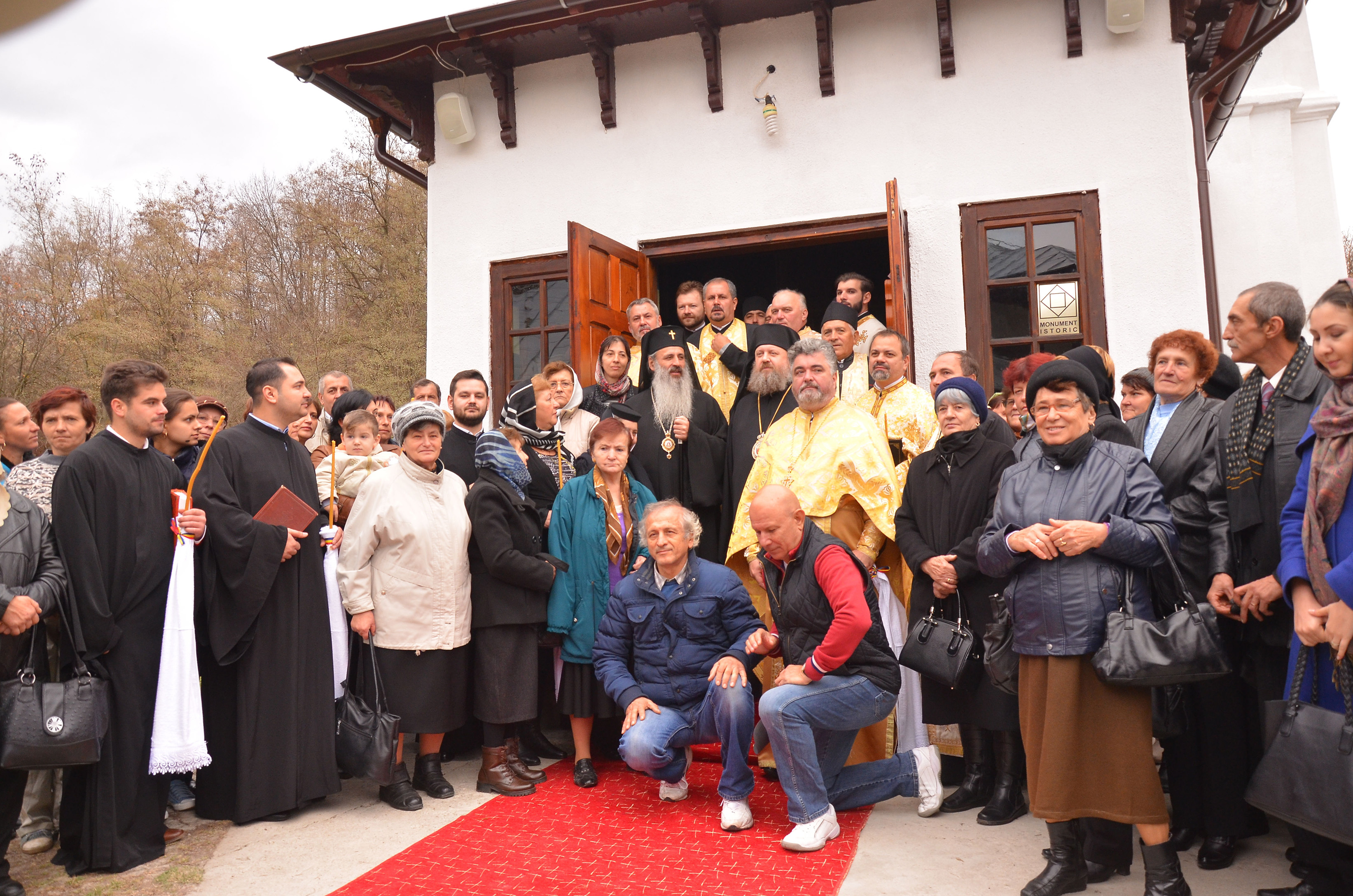 Parastas pentru Mitropolitul Pimen Georgescu