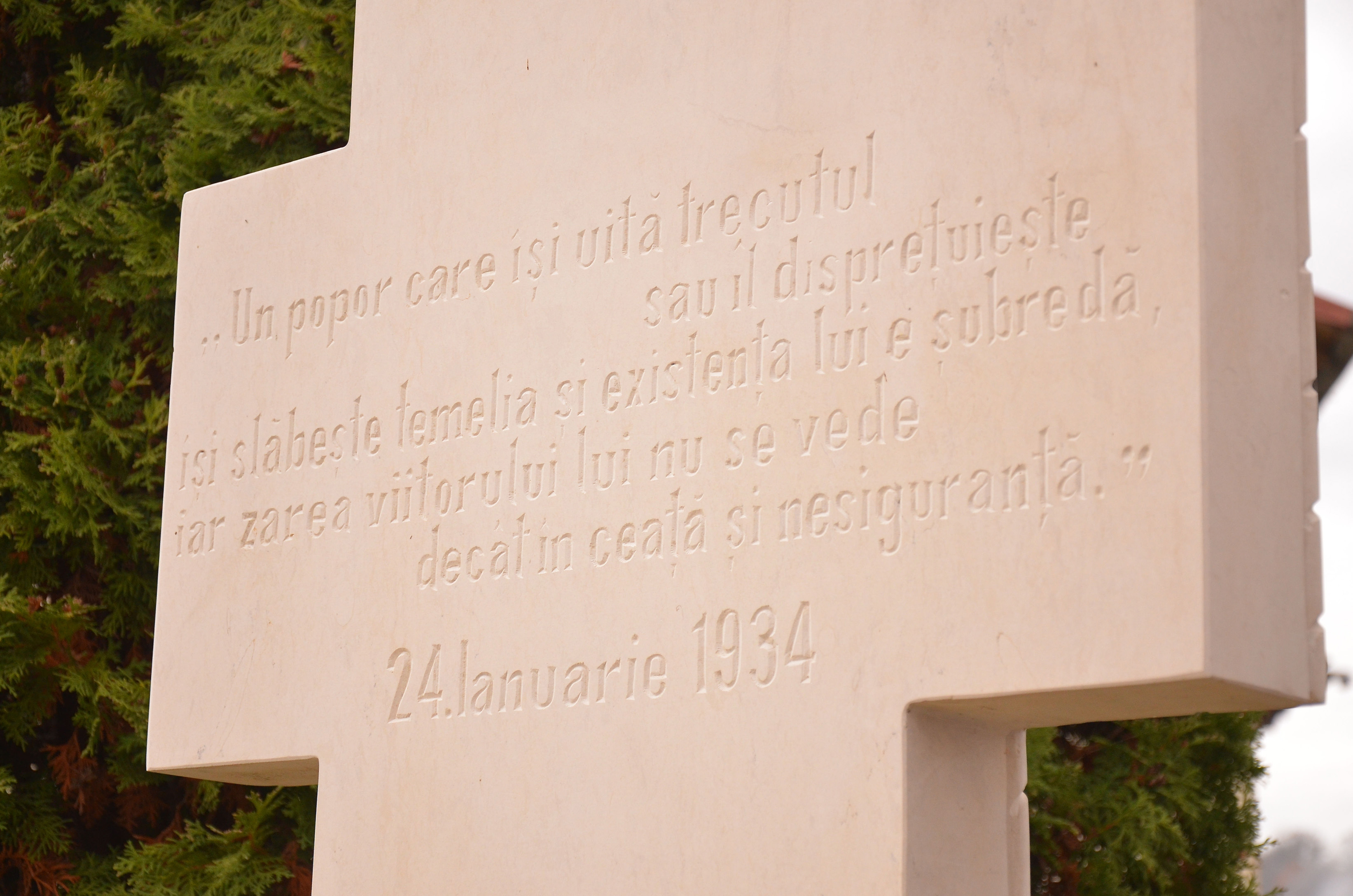 Parastas pentru Mitropolitul Pimen Georgescu