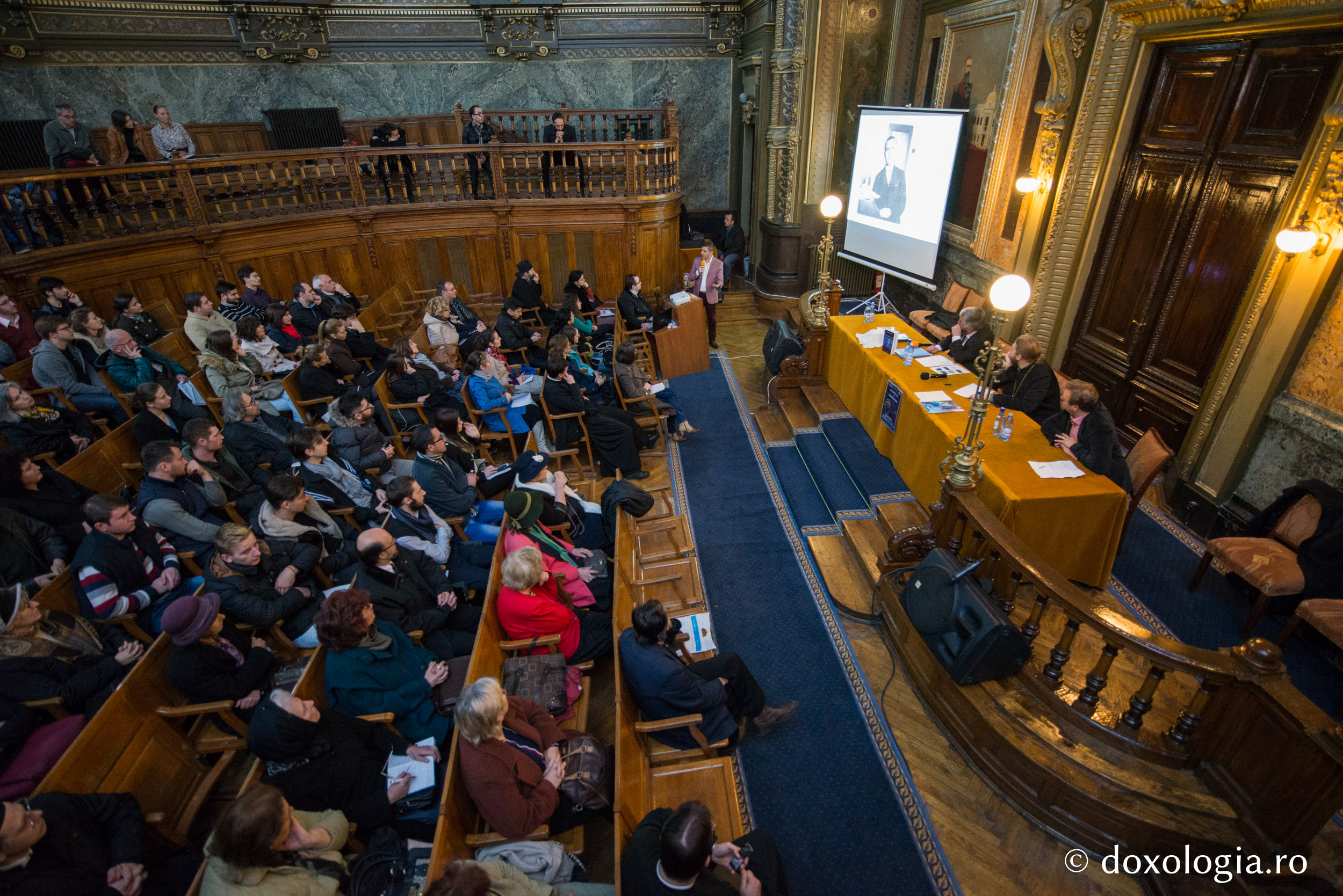 Știință versus credință sau știință și credință