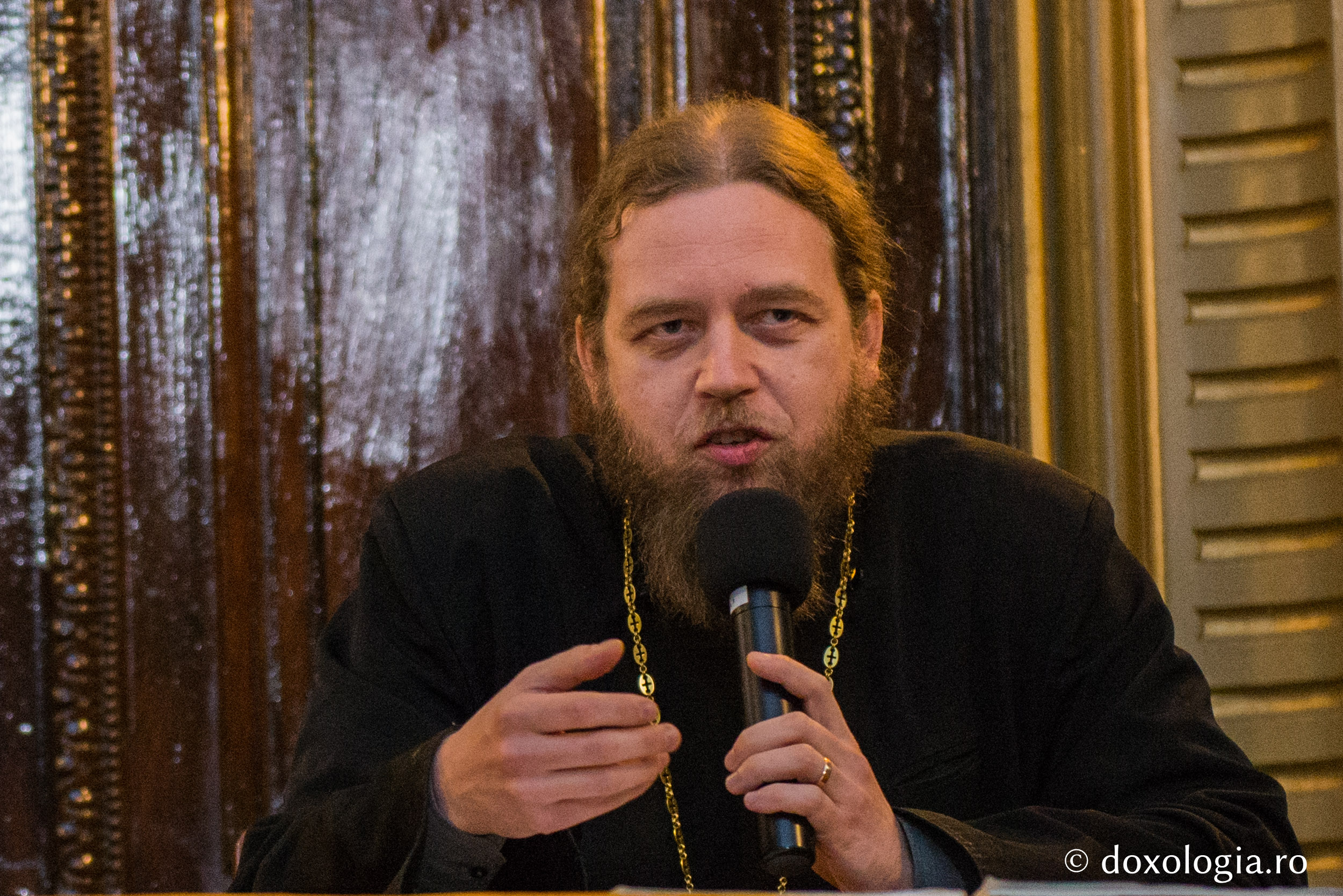 Știință versus credință sau știință și credință