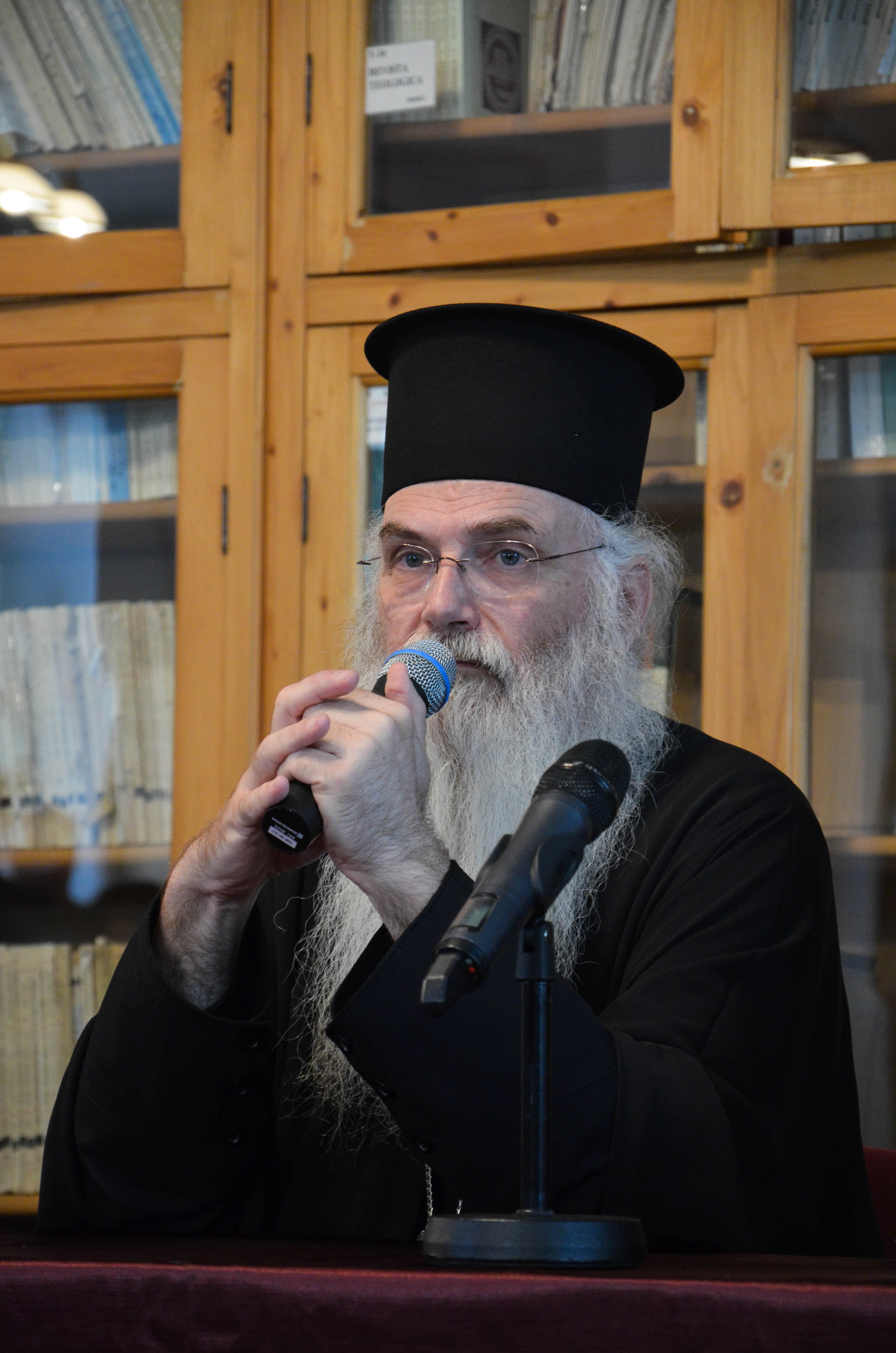 IPS Nicolae: „Mereu am vrut să mă asemăn cu sfinţii, nu cu oamenii de ştiinţă“