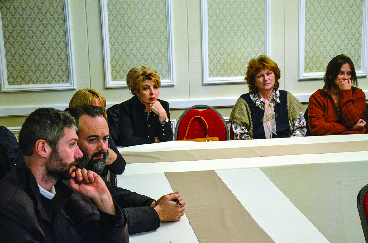 Antonia Tully: „Părinţii sunt nişte maeştri în educarea propriilor copii“