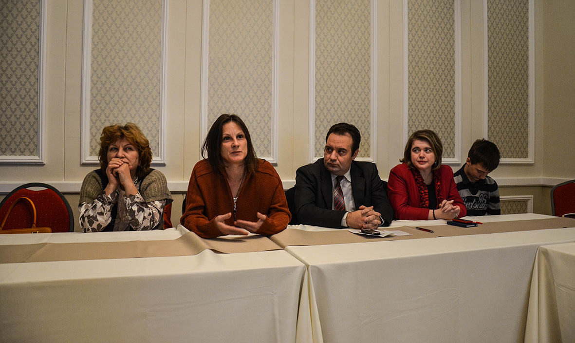 Antonia Tully: „Părinţii sunt nişte maeştri în educarea propriilor copii“