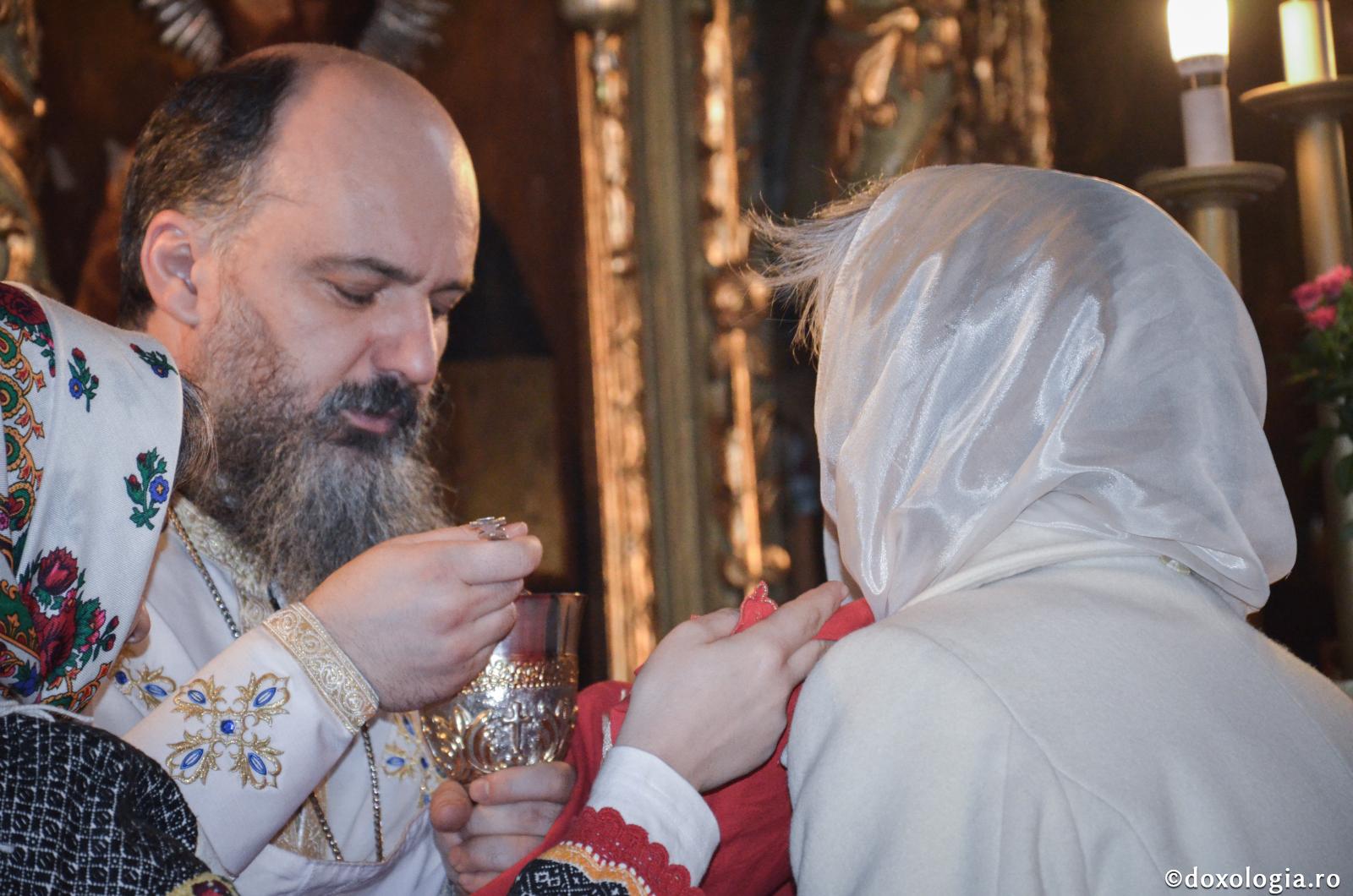 Sfânta Împărtășanie este una dintre Tainele obligatorii ale Bisericii