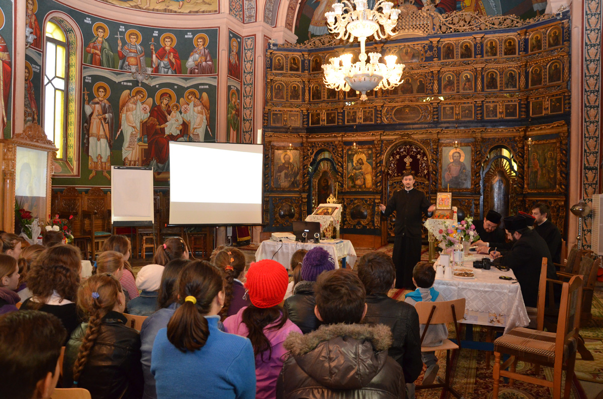 Chipuri de mari păstori de suflete, evocate în cadrul Cercului pastoral „Sfânta Cuvioasă Parascheva“ al Protopopiatului 2 Iaşi