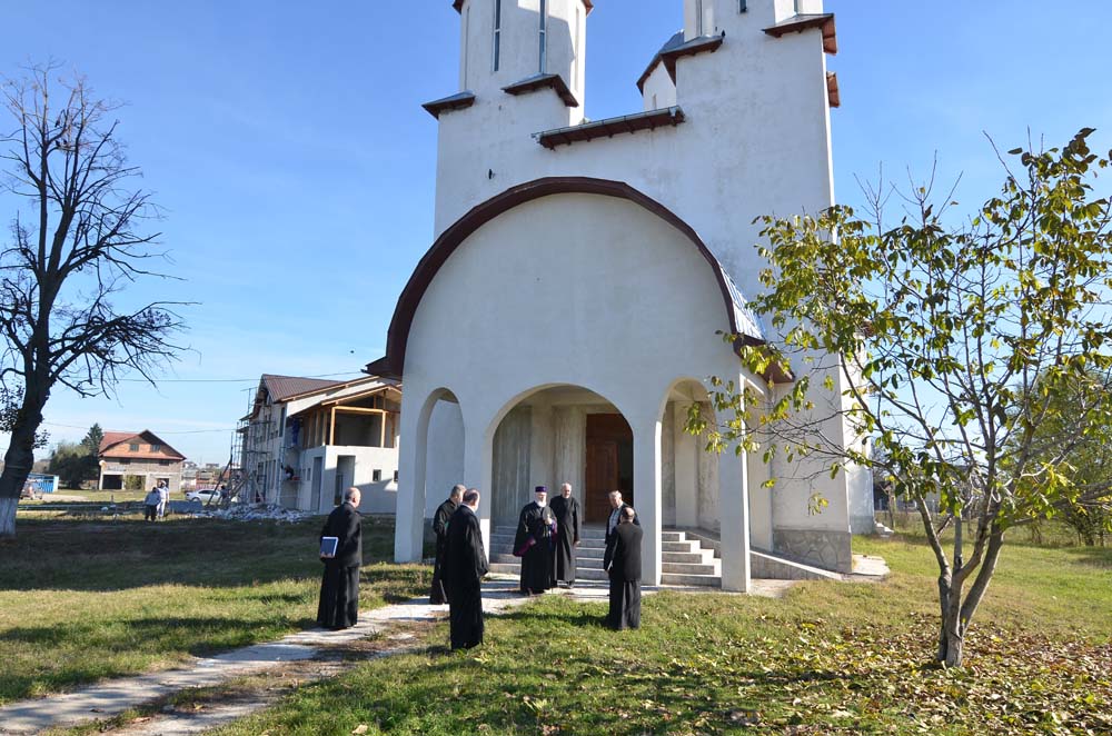 Vizită pastorală a Înaltpreasfințitului Părinte Mitropolit Nifon în 12 parohii