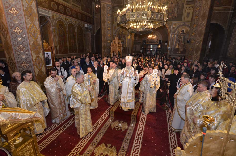 Slujire arhierească la Catedrala din Târgoviște