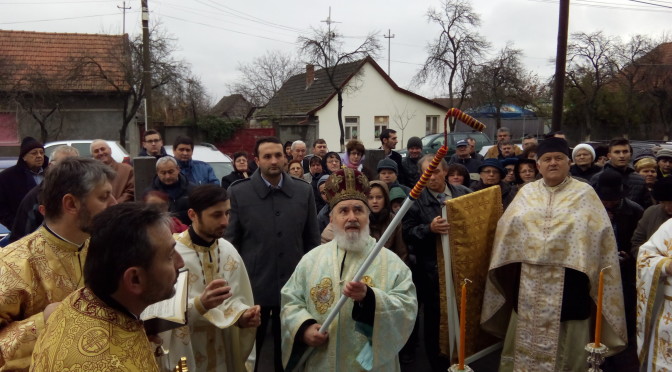 Târnosirea bisericii din parohia Variașu Mare