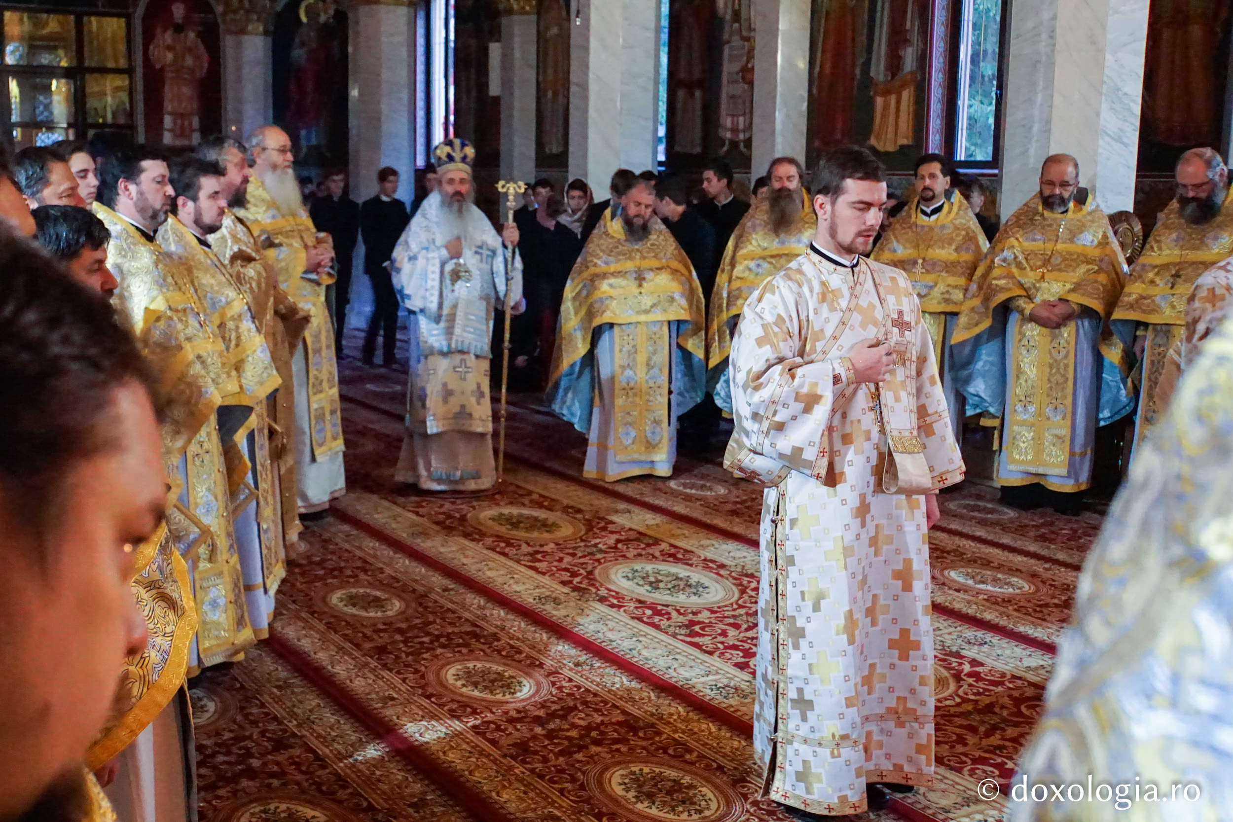 „O bună pastoraţie a tinerilor se face în mod special tocmai prin mărturisirea şi vocea tânărului“ „O bună pastoraţie a tinerilor se face în mod special tocmai prin mărturisirea şi vocea tânărului“