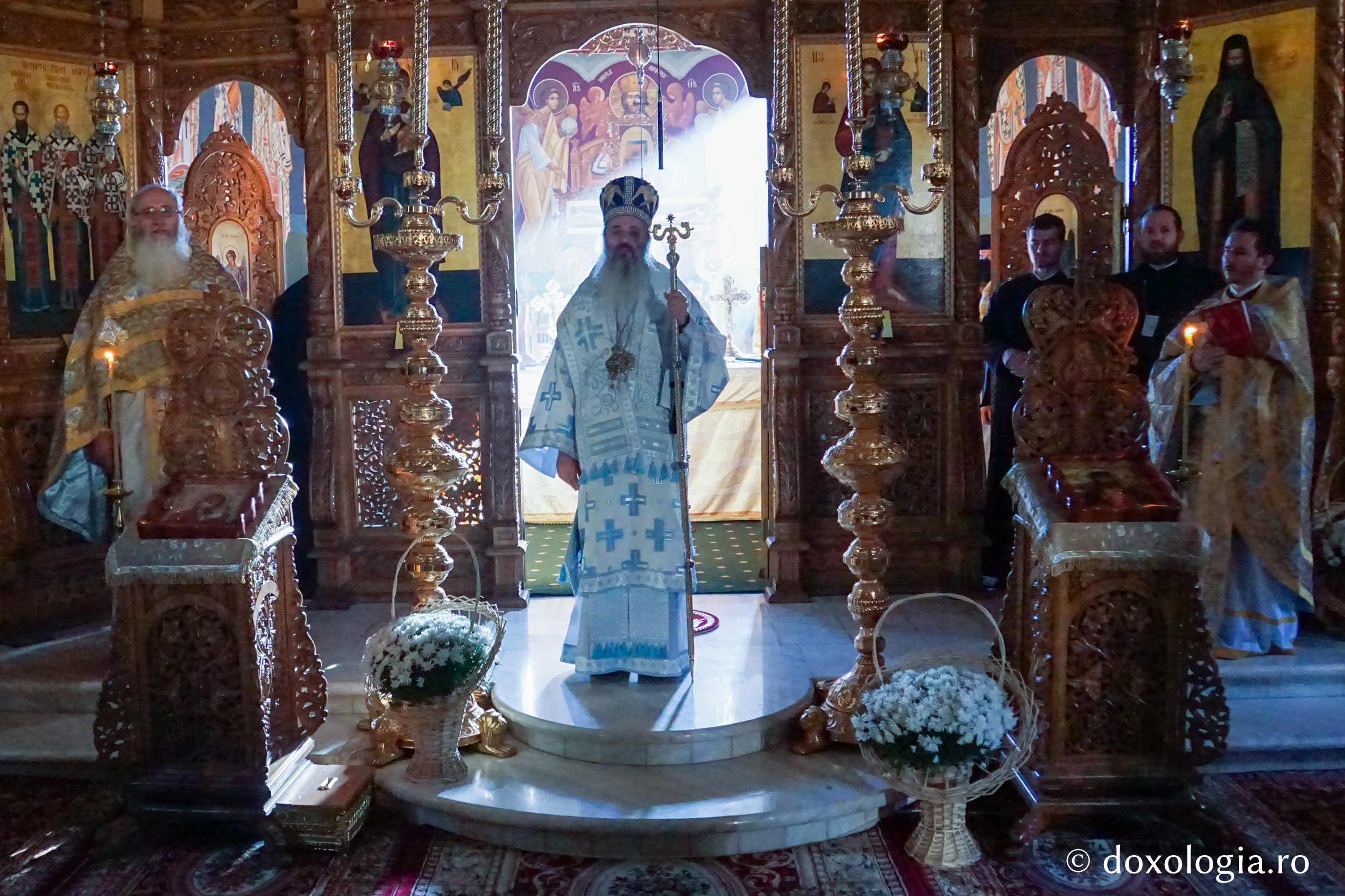 „O bună pastoraţie a tinerilor se face în mod special tocmai prin mărturisirea şi vocea tânărului“ „O bună pastoraţie a tinerilor se face în mod special tocmai prin mărturisirea şi vocea tânărului“