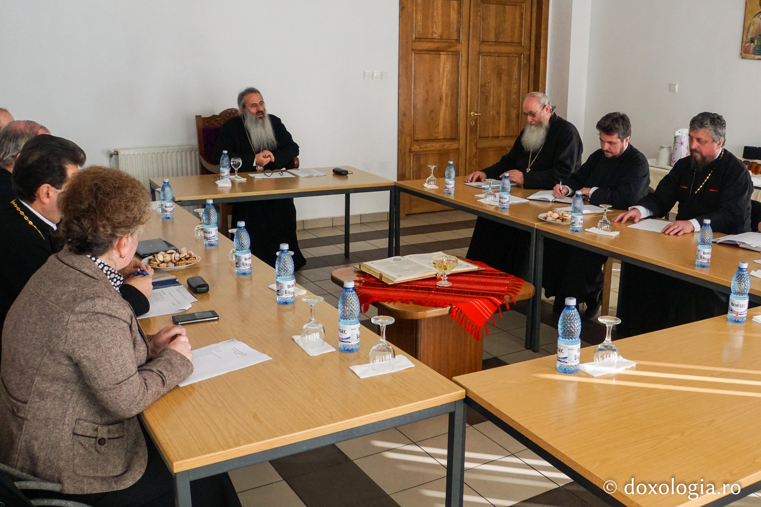 „O bună pastoraţie a tinerilor se face în mod special tocmai prin mărturisirea şi vocea tânărului“ „O bună pastoraţie a tinerilor se face în mod special tocmai prin mărturisirea şi vocea tânărului“