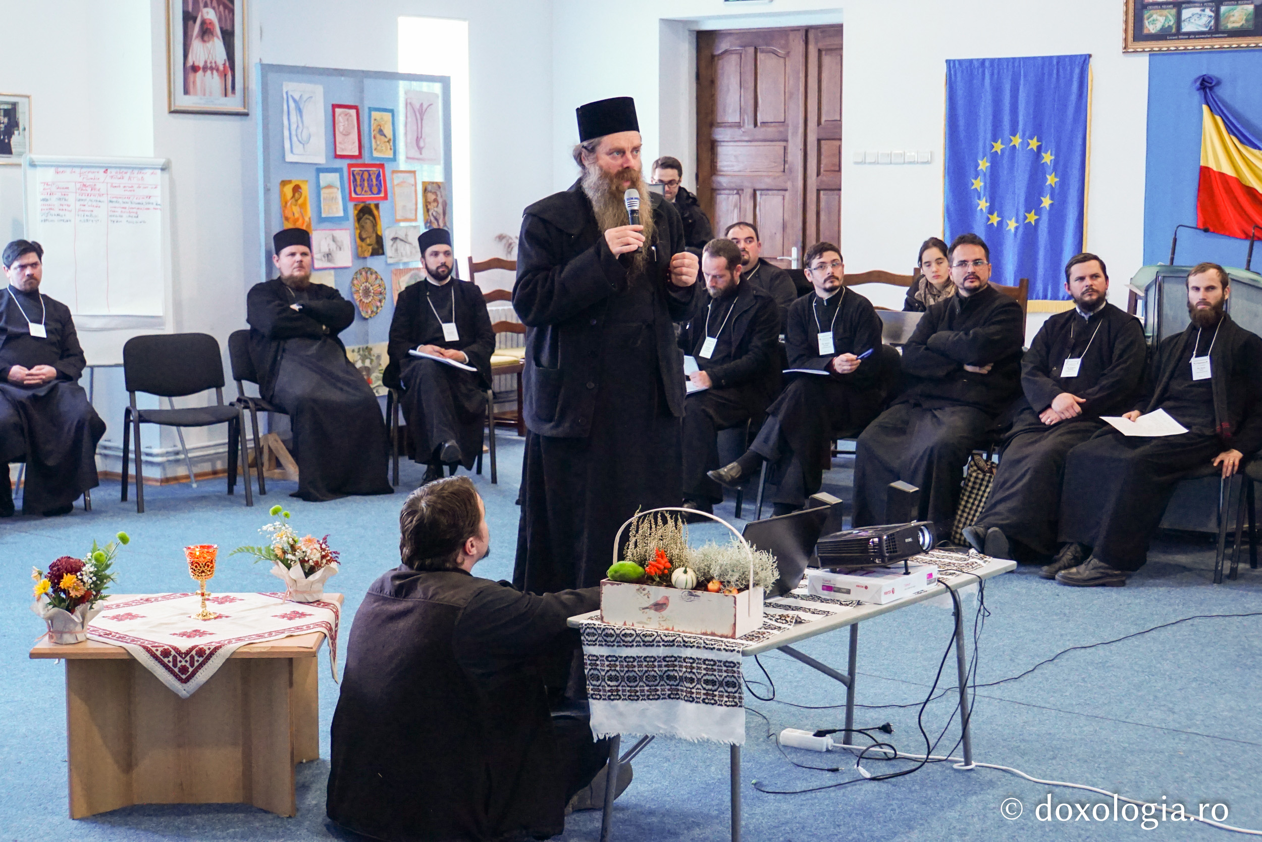 „O bună pastoraţie a tinerilor se face în mod special tocmai prin mărturisirea şi vocea tânărului“ „O bună pastoraţie a tinerilor se face în mod special tocmai prin mărturisirea şi vocea tânărului“