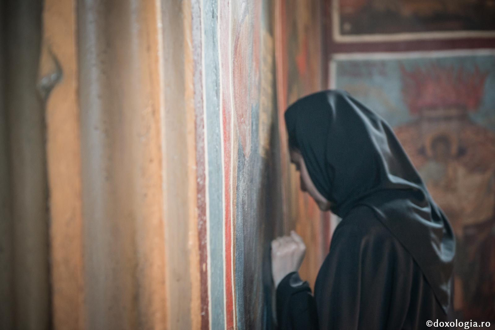 Puterea nădejdii este stâlpul care poartă toate necazurile oamenilor