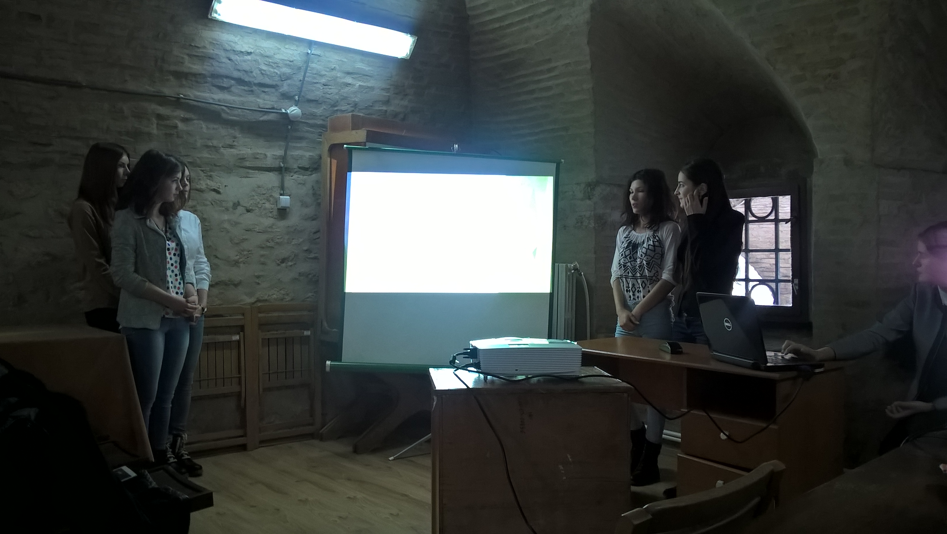 Elevii din Răducăneni au aflat cine sunt „Mitropoliţii poeţi”