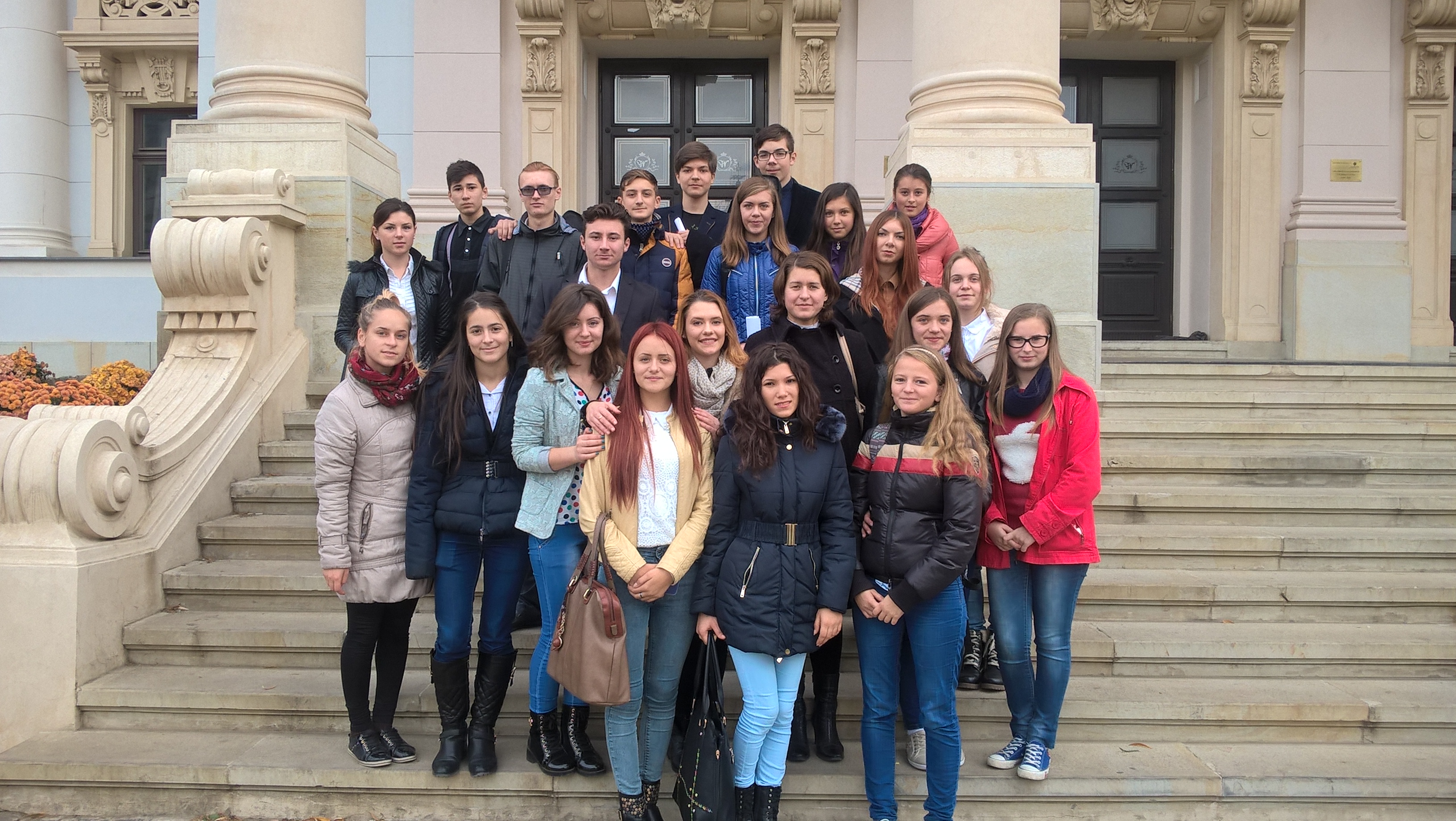 Elevii din Răducăneni au aflat cine sunt „Mitropoliţii poeţi”