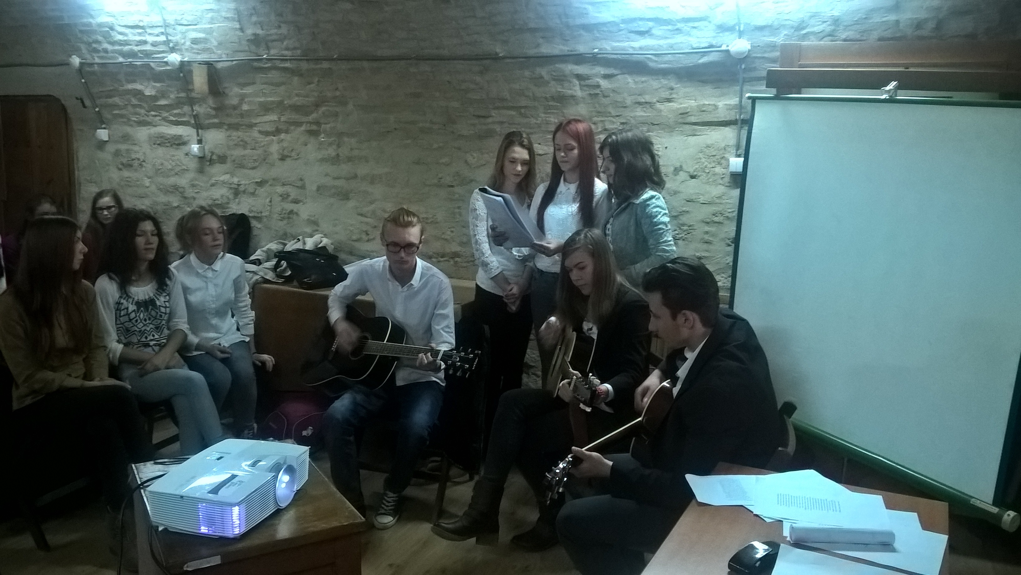 Elevii din Răducăneni au aflat cine sunt „Mitropoliţii poeţi”