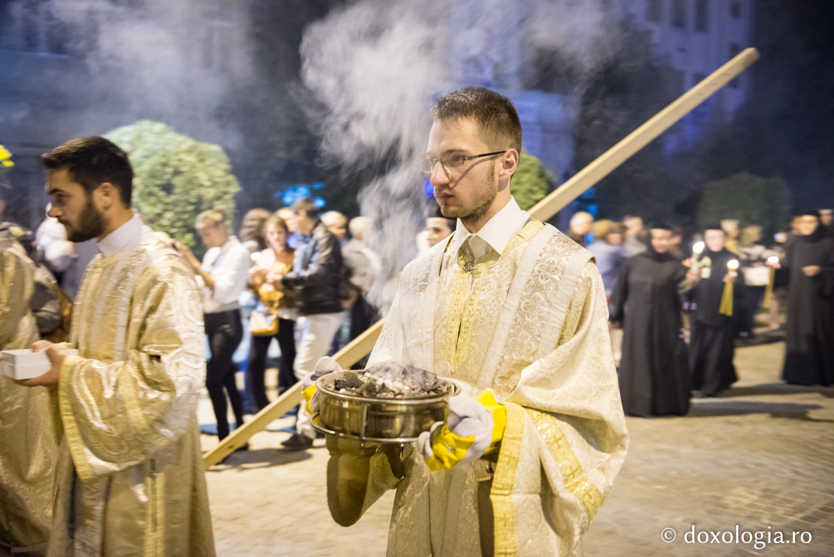 Vulturul şi cocoşul