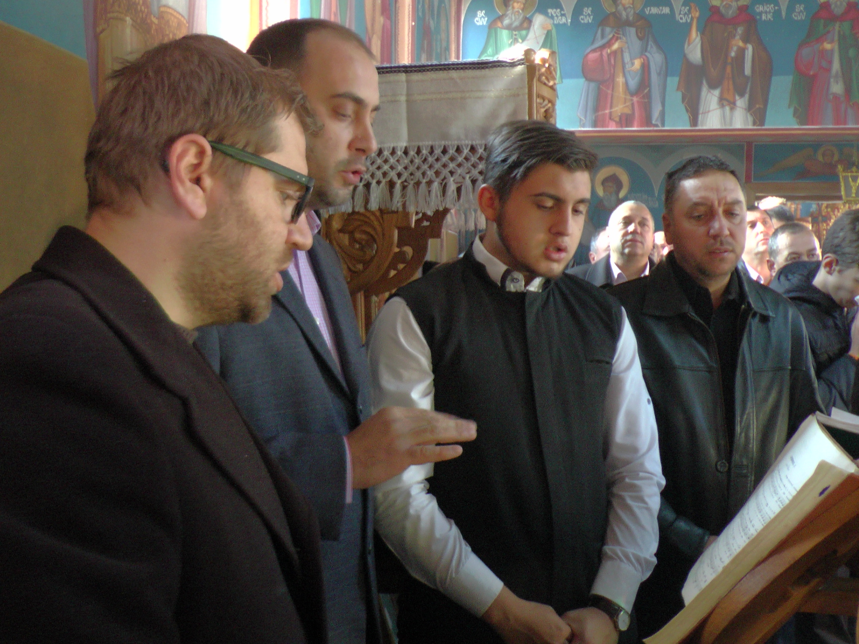 Slujire arhierească în parohia suceveană „Sfânta Treime‟ - Frumoasa