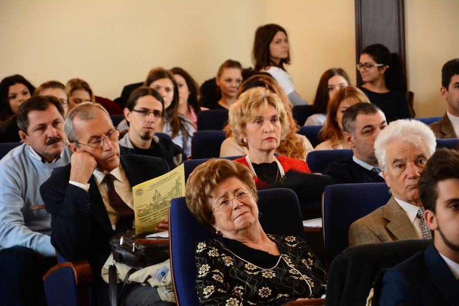 Simpozionul „Români - moldoveni - europeni. Dileme şi identităţi” a debutat la Iaşi