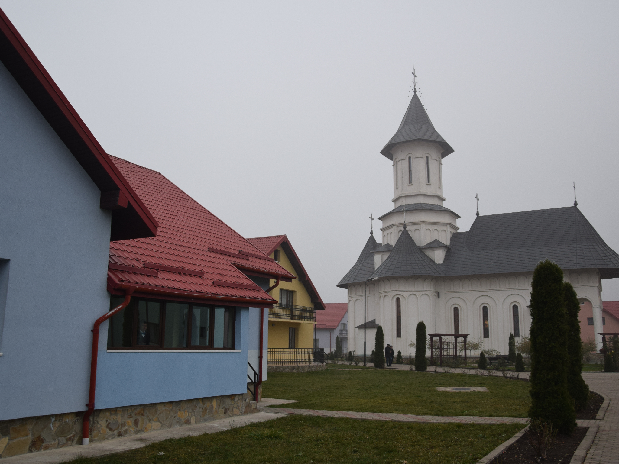 Patriarhul Bisericii Ortodoxe Române, prezent la sfinţirea Așezământului de copii „Sfântul Ierarh Leontie” din Rădăuți
