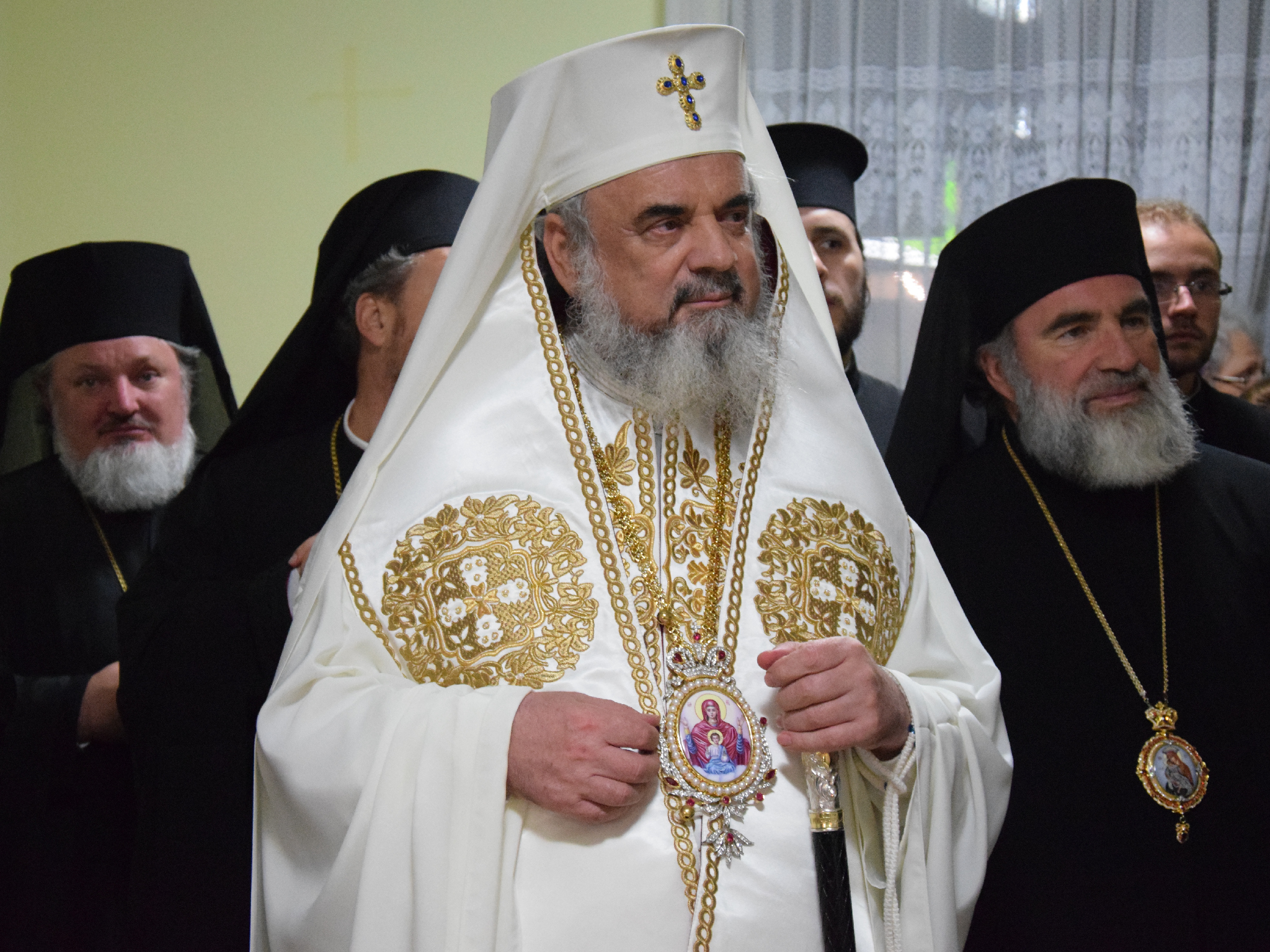 Patriarhul Bisericii Ortodoxe Române, prezent la sfinţirea Așezământului de copii „Sfântul Ierarh Leontie” din Rădăuți