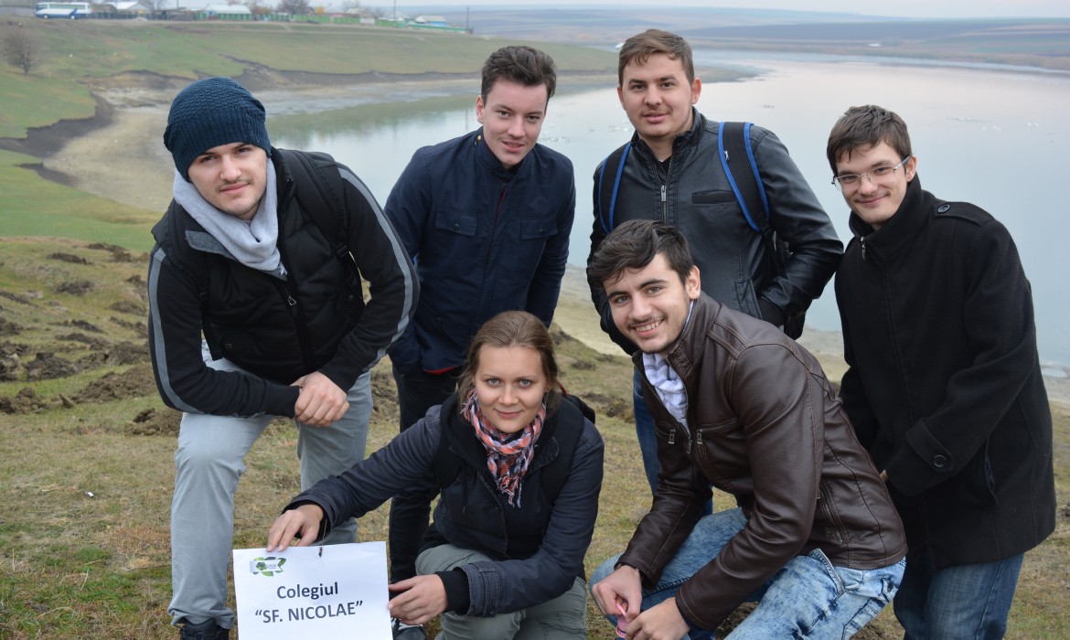 Colegiul „Sfântul Nicolae” a plantat „Fapte bune”