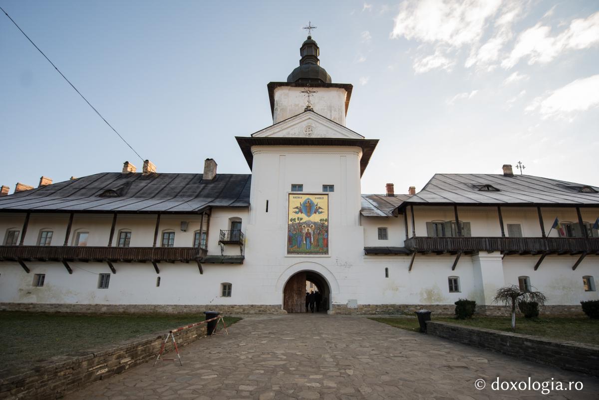 Sfântul Cuvios Paisie Velicicovschi, serbat la Mănăstirea Neamț prin Liturghie arhierească