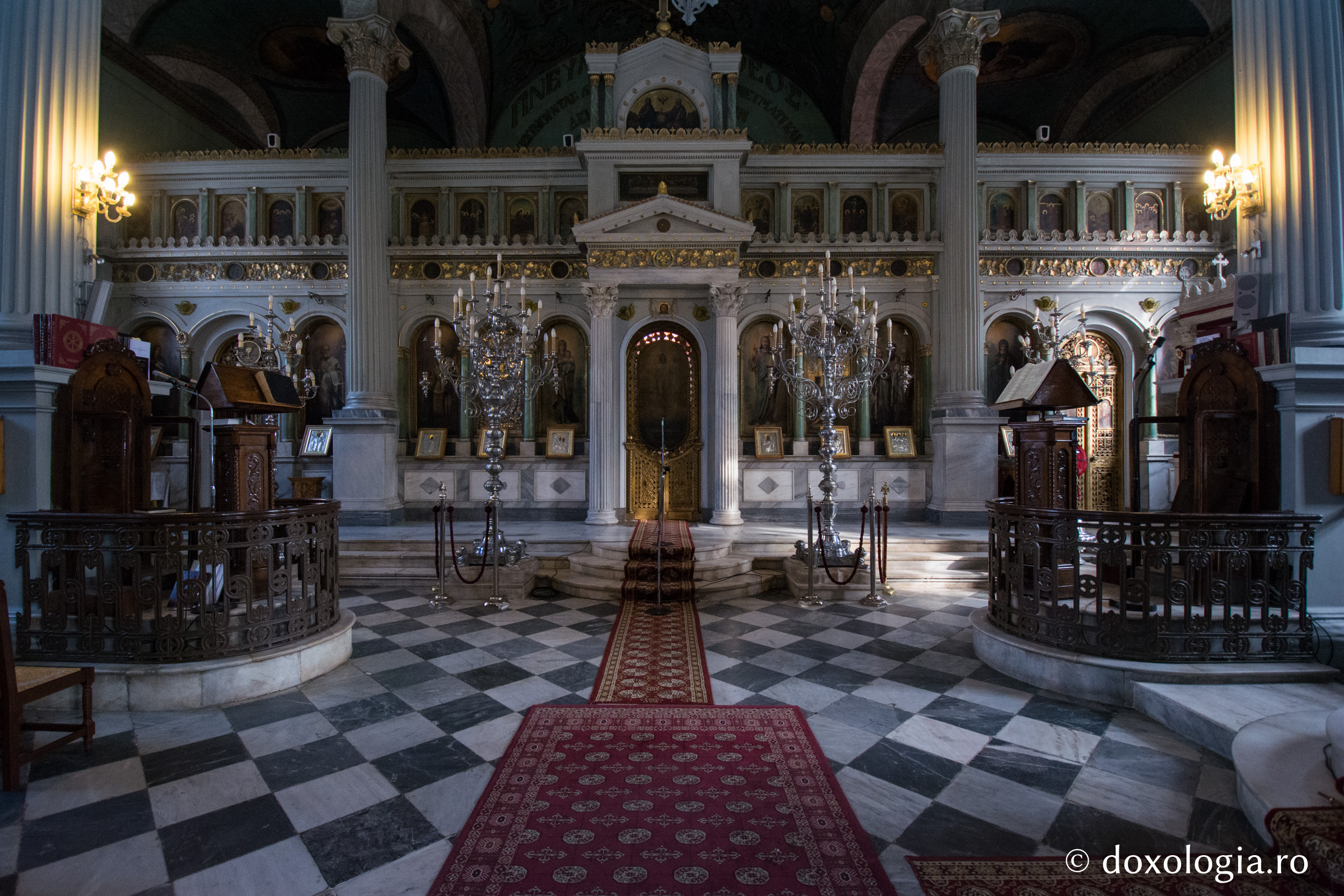 Iconostasul vechii biserici a Sfântului Andrei din Patras / Foto: Pr. Silviu Cluci Vechea biserică a Sfântului Andrei din Patras