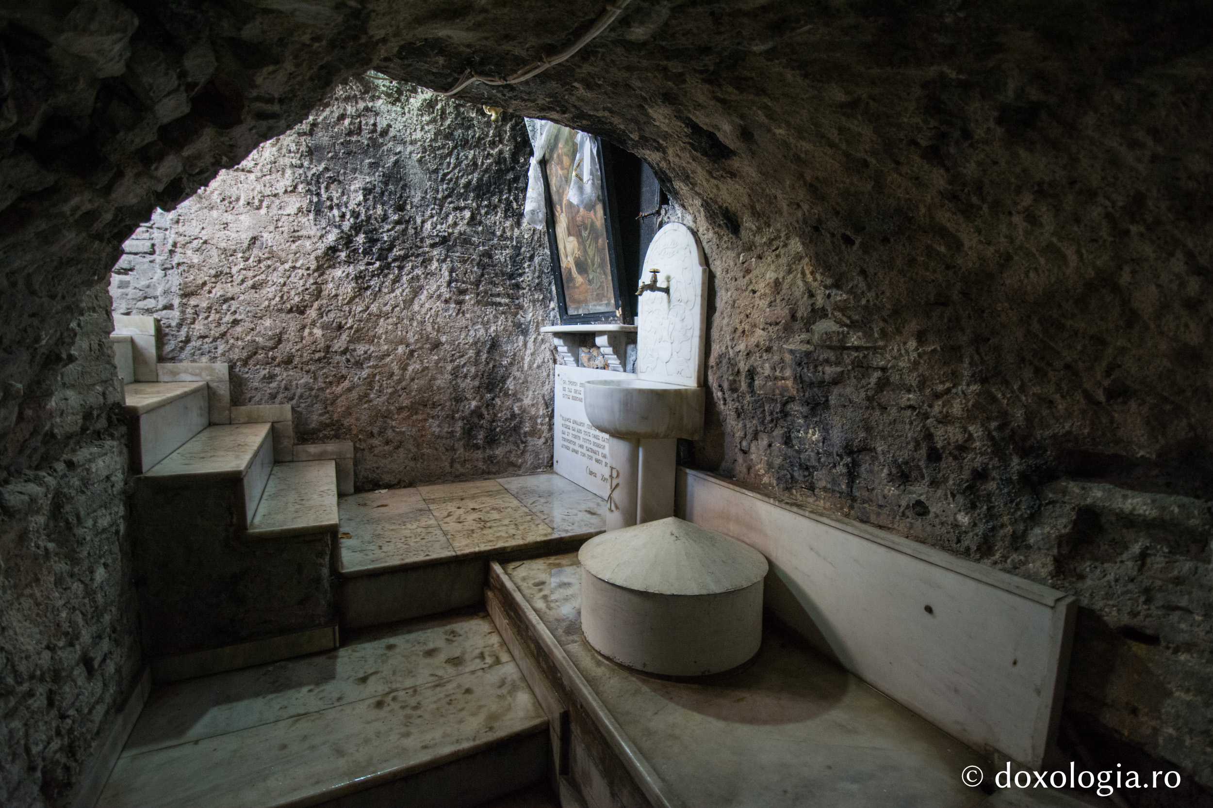 Izvorul Sfântului Apostol Andrei / Foto: Pr. Silviu Cluci Izvorul Sfântului Apostol Andrei