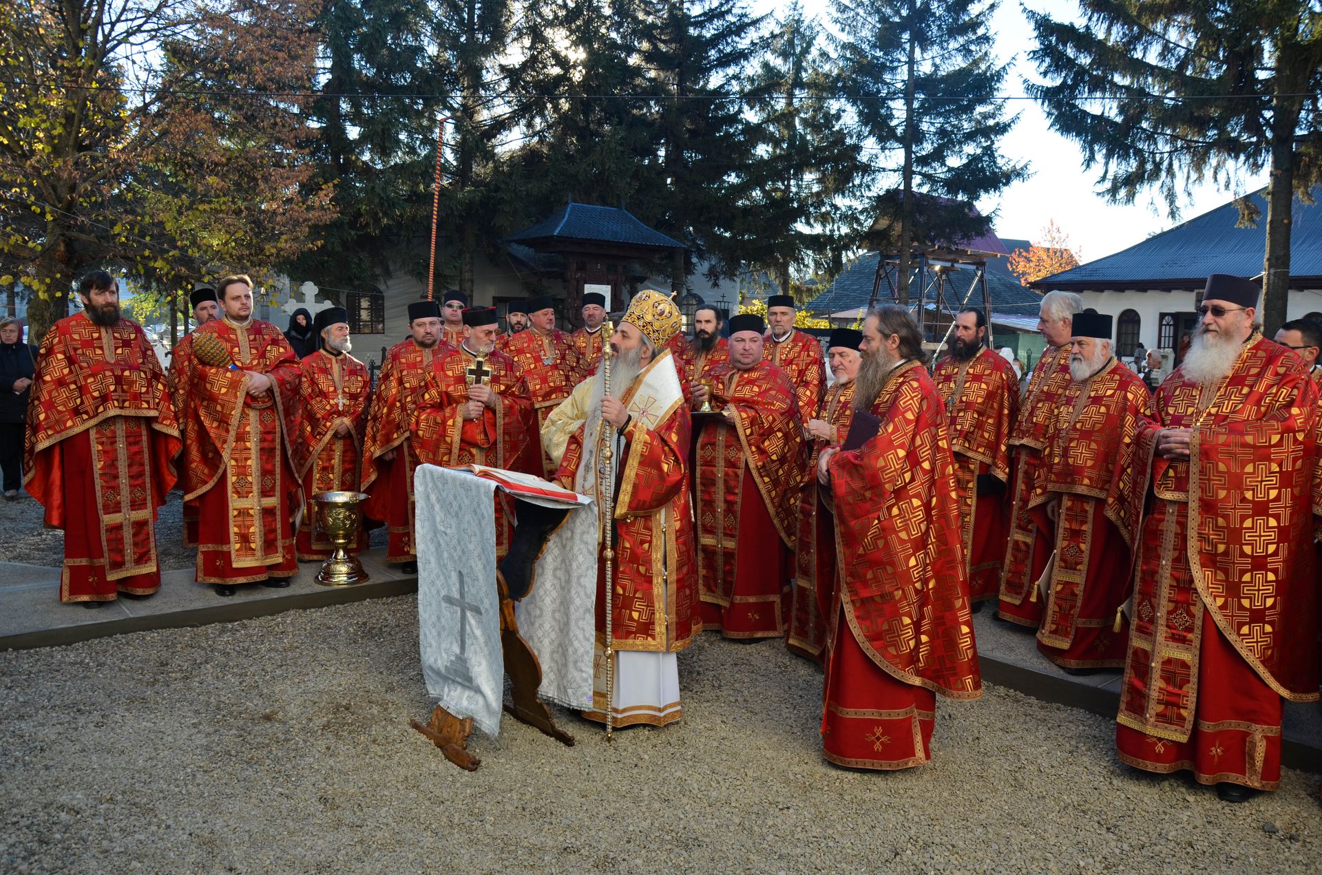 IPS Teofan a resfinţit Biserica „Sfântul Nicolae” din Humuleşti IPS Teofan a resfinţit Biserica „Sfântul Nicolae” din Humuleşti