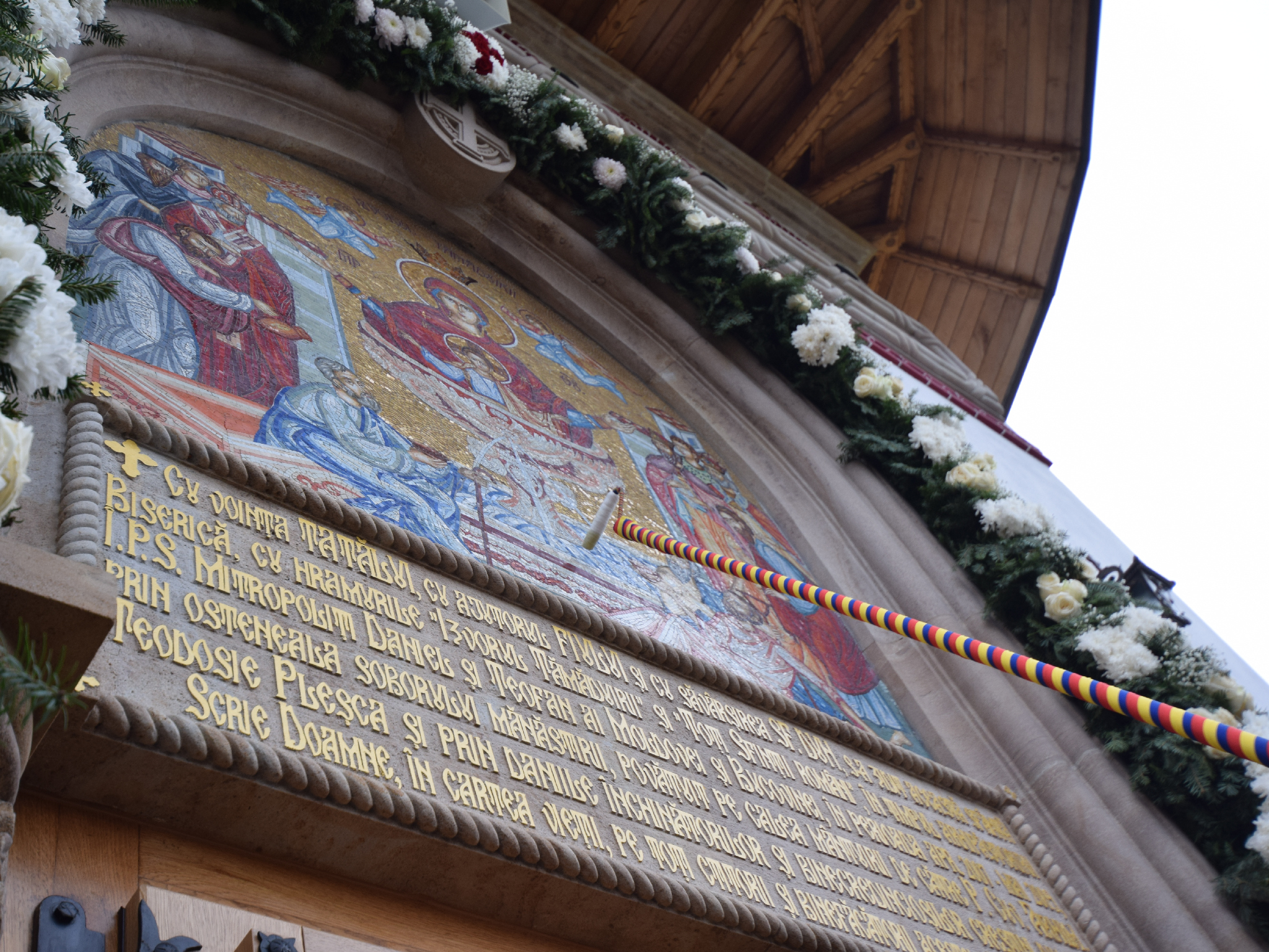 „Acum, la ceas de mare sărbătoare, Mănăstirea Zosin arată precum Raiul”