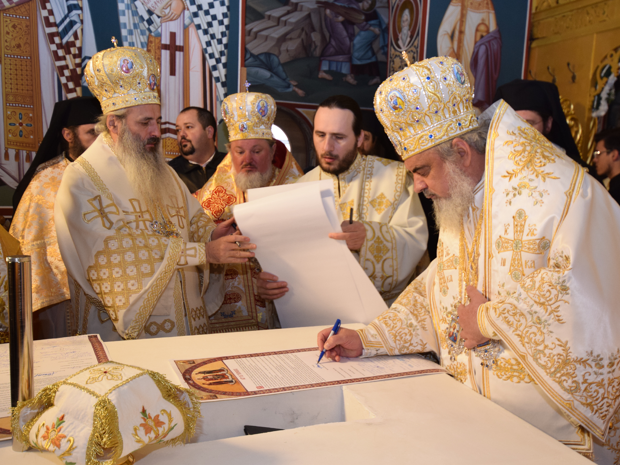 „Acum, la ceas de mare sărbătoare, Mănăstirea Zosin arată precum Raiul”